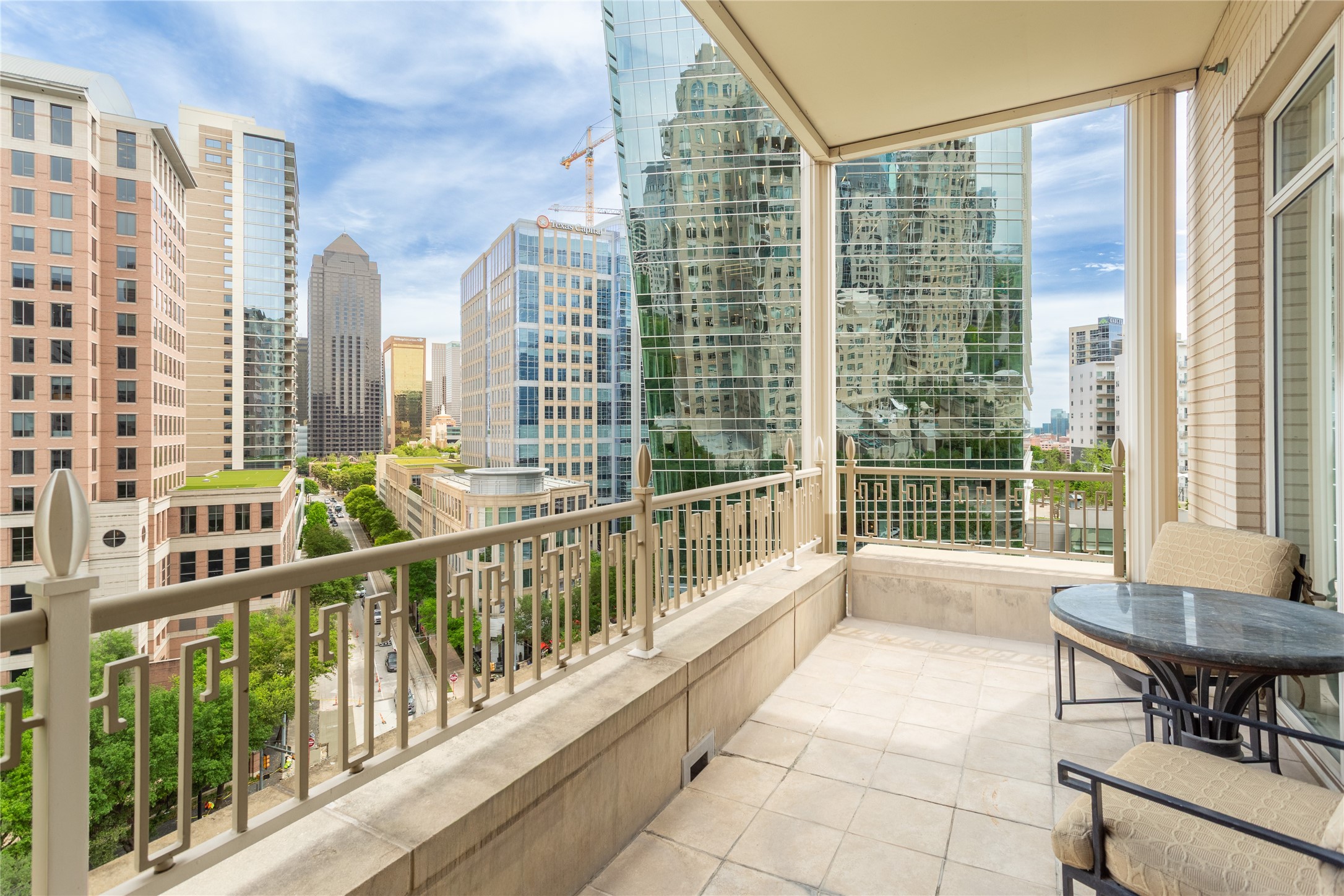 2525 N Pearl Street Dallas TX 75201