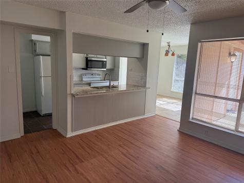2016 Westbain Drive Arlington TX 76015