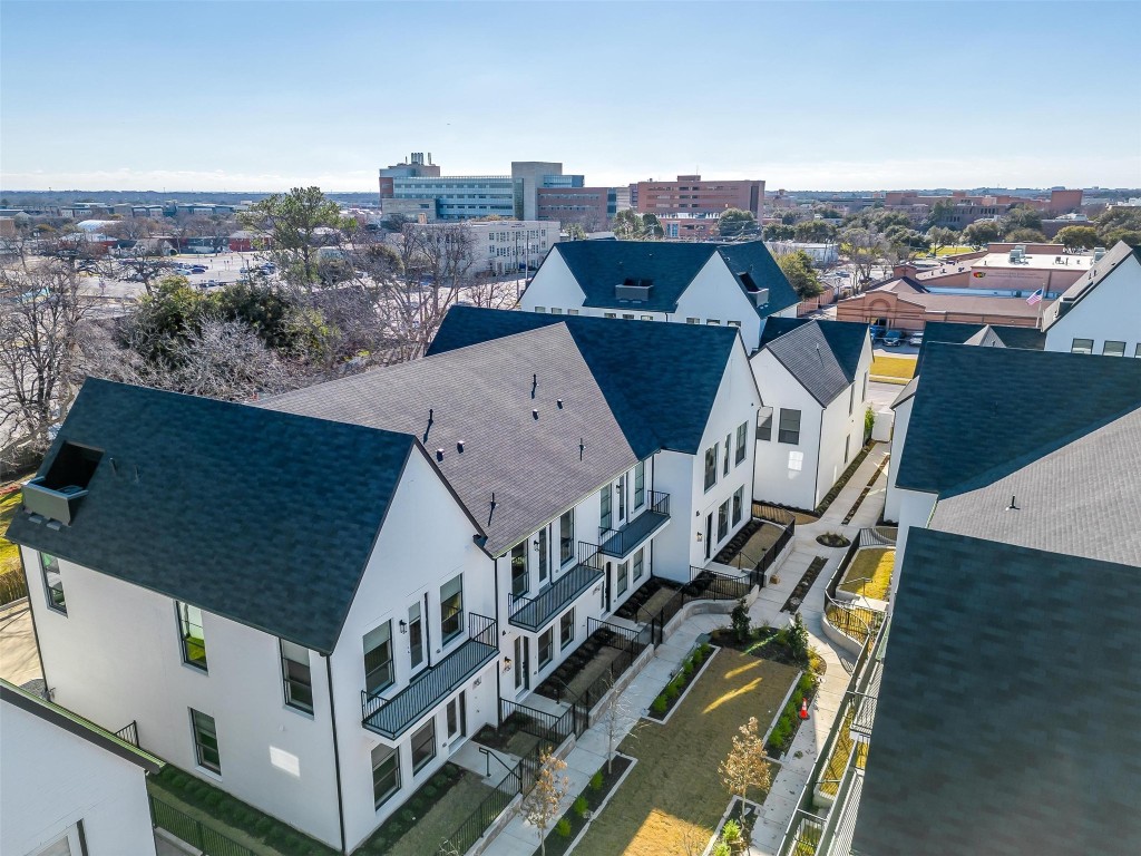 128 Garden Court W Arlington TX 76013