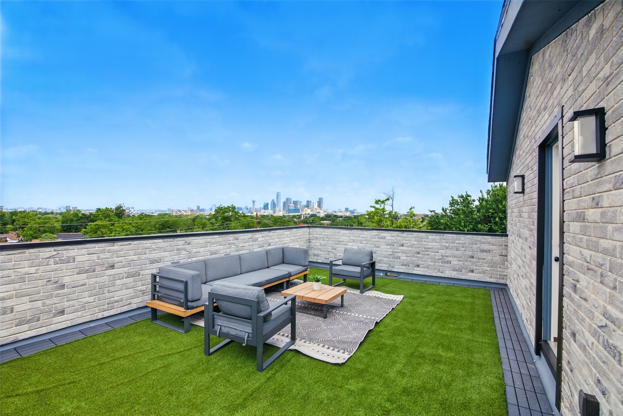 430 E 8th Dallas TX 75203