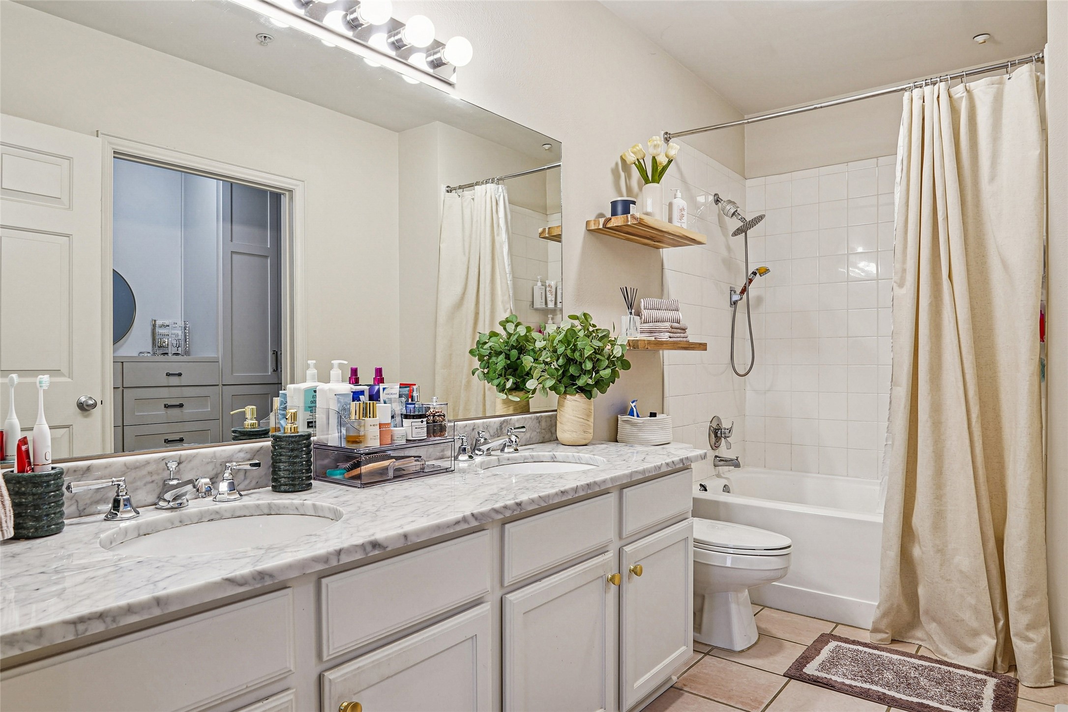 2305 Worthington Street Dallas TX 75204