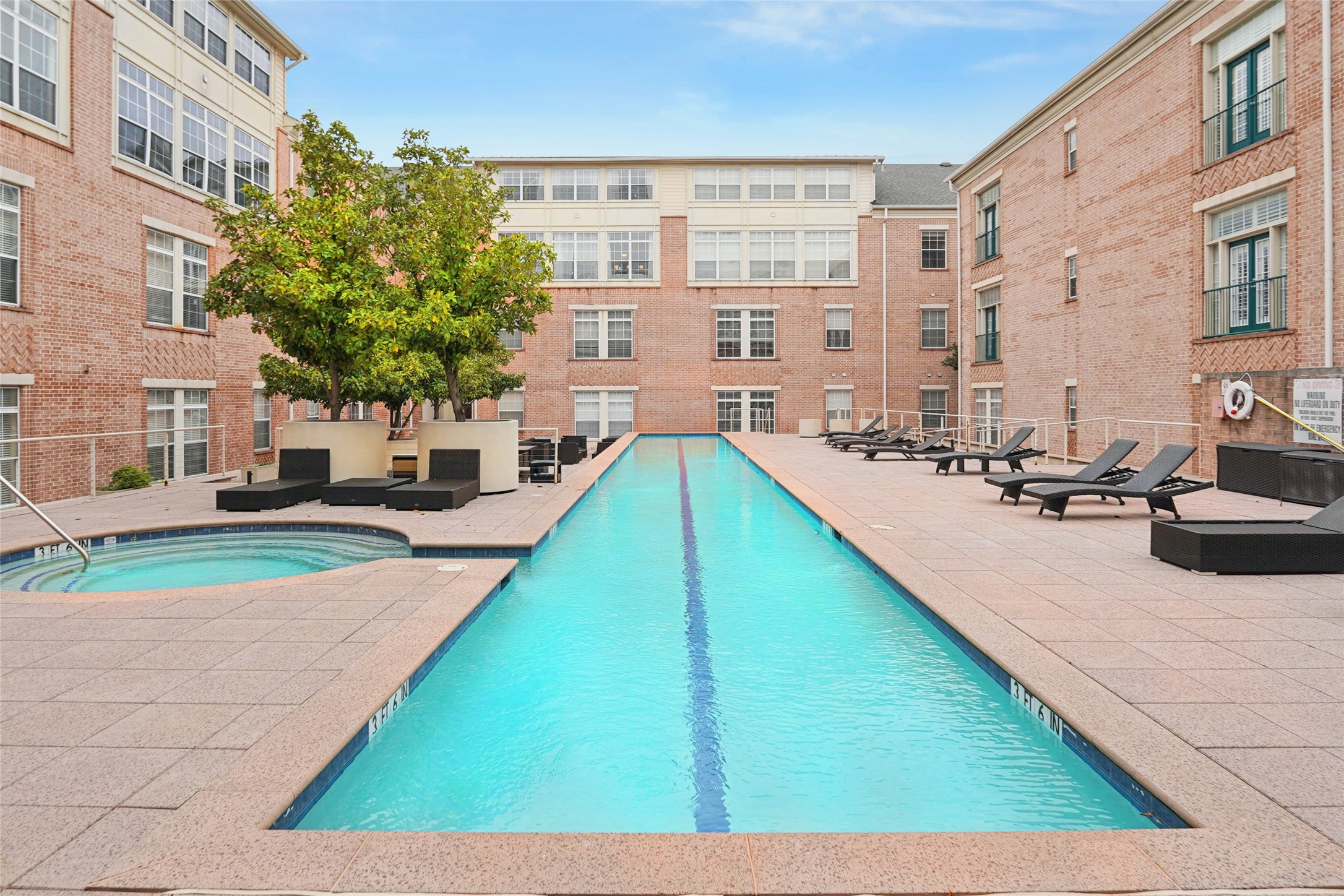 2305 Worthington Street Dallas TX 75204