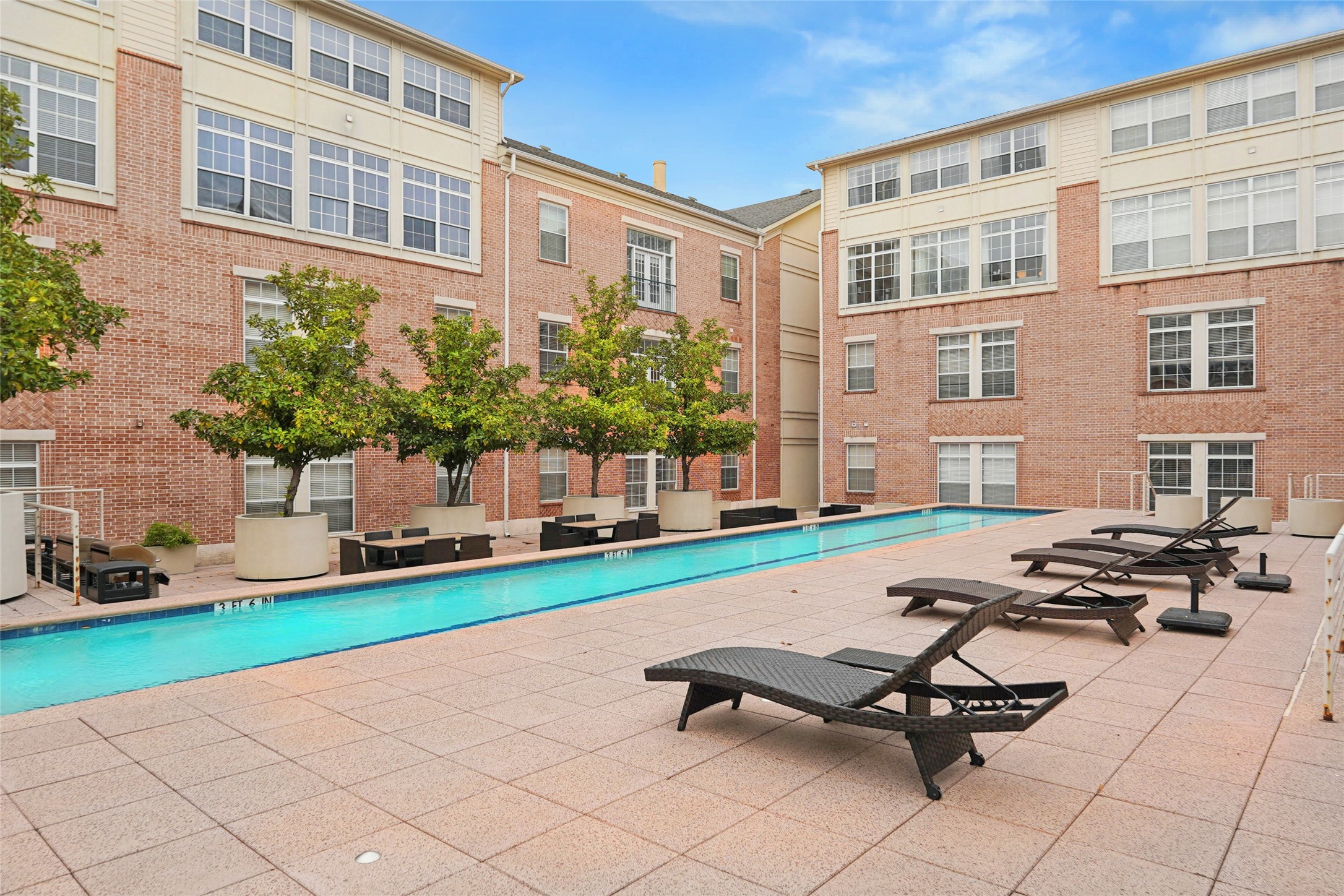 2305 Worthington Street Dallas TX 75204