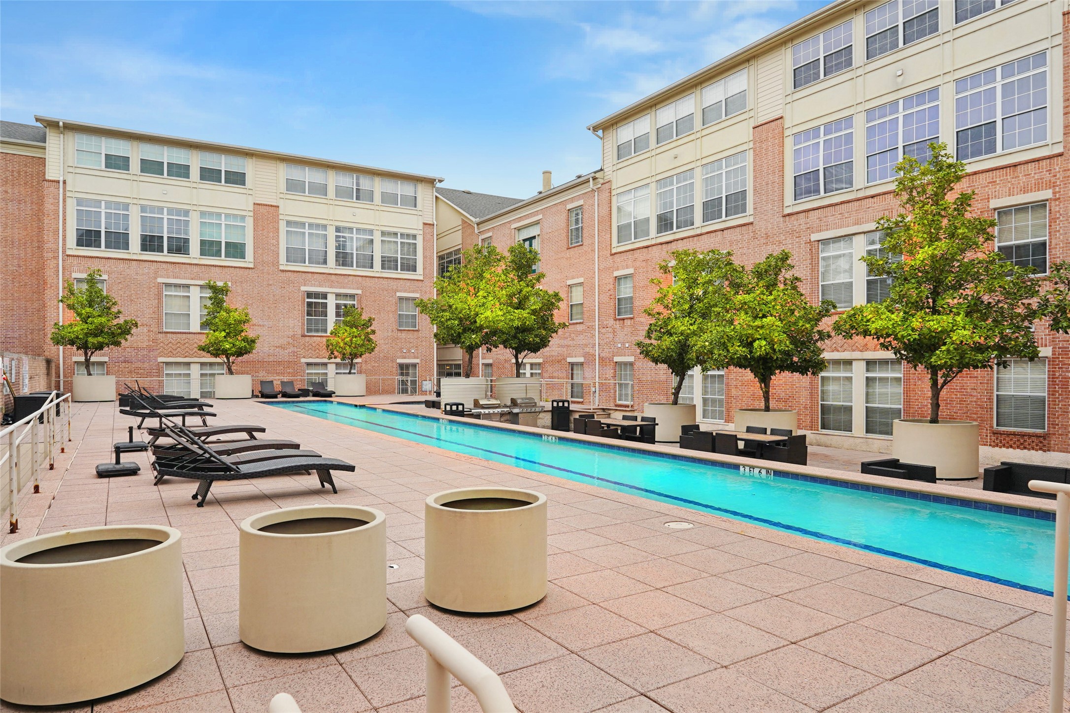 2305 Worthington Street Dallas TX 75204