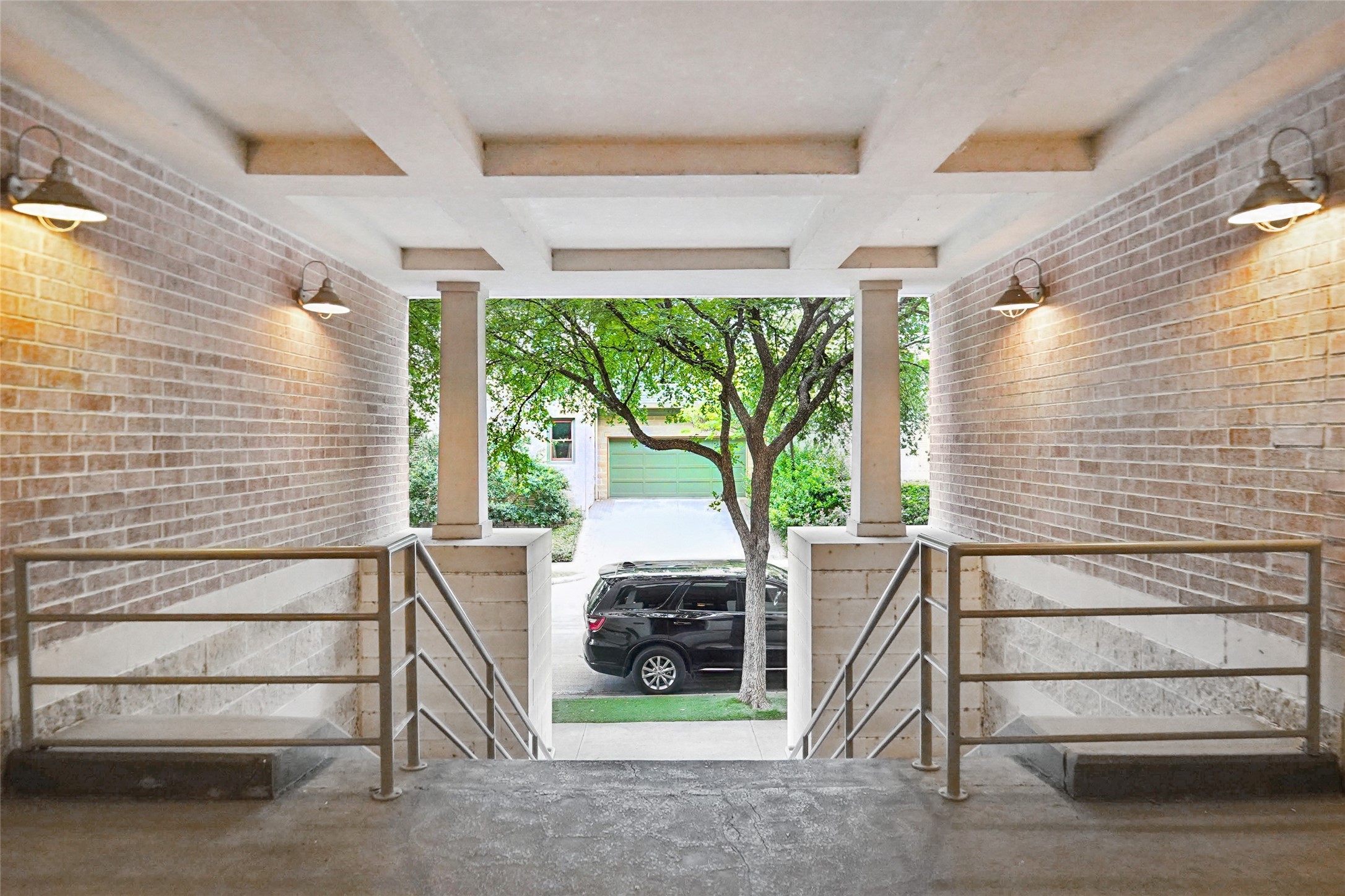 2305 Worthington Street Dallas TX 75204