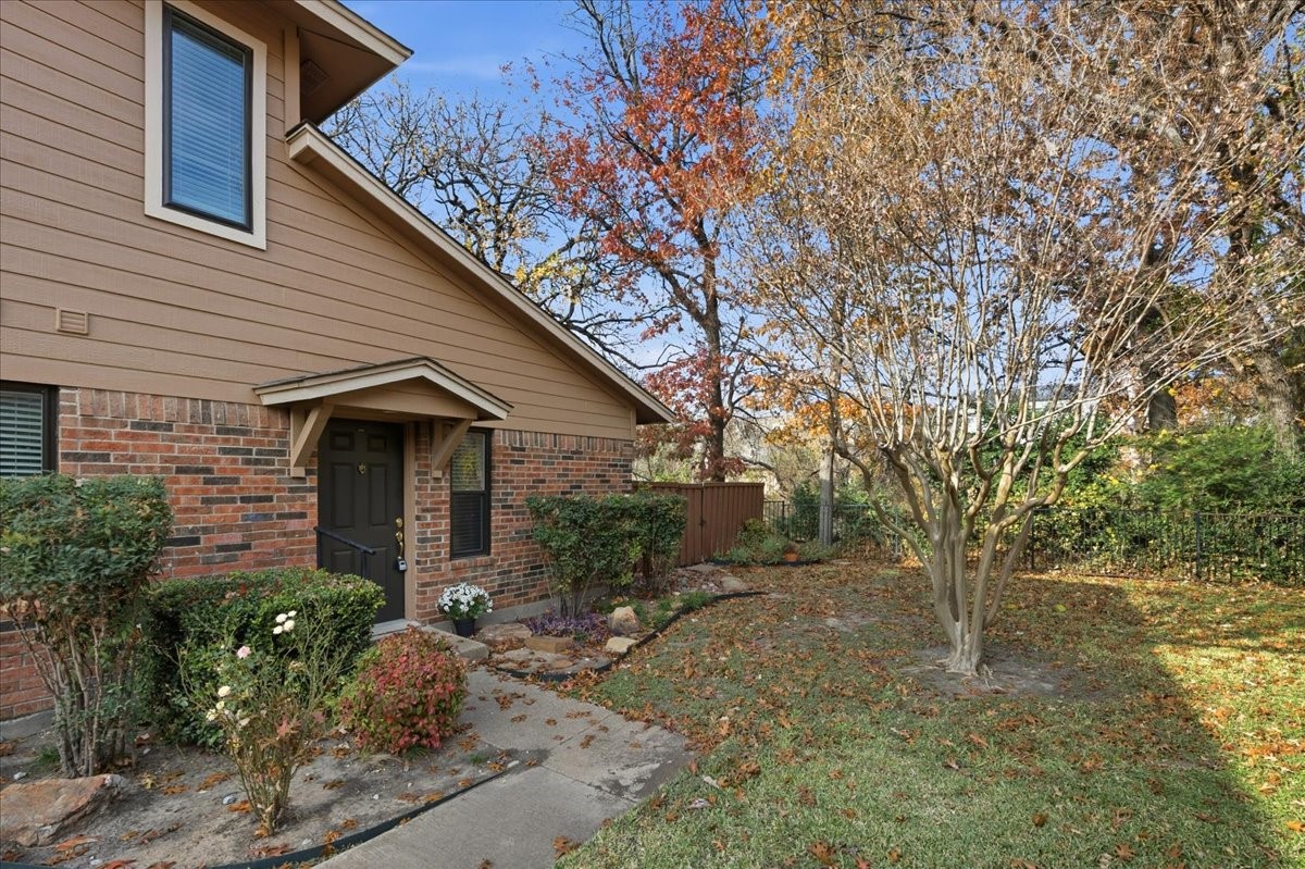 5642 Cedar Creek Drive Benbrook TX 76109