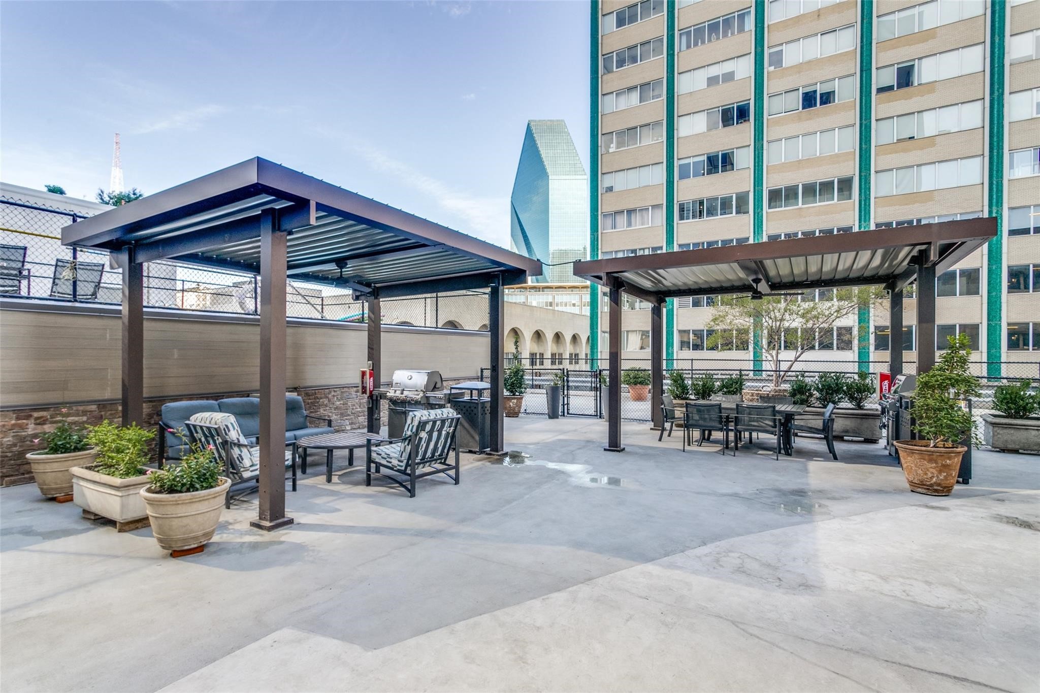1505 Elm Street Dallas TX 75201