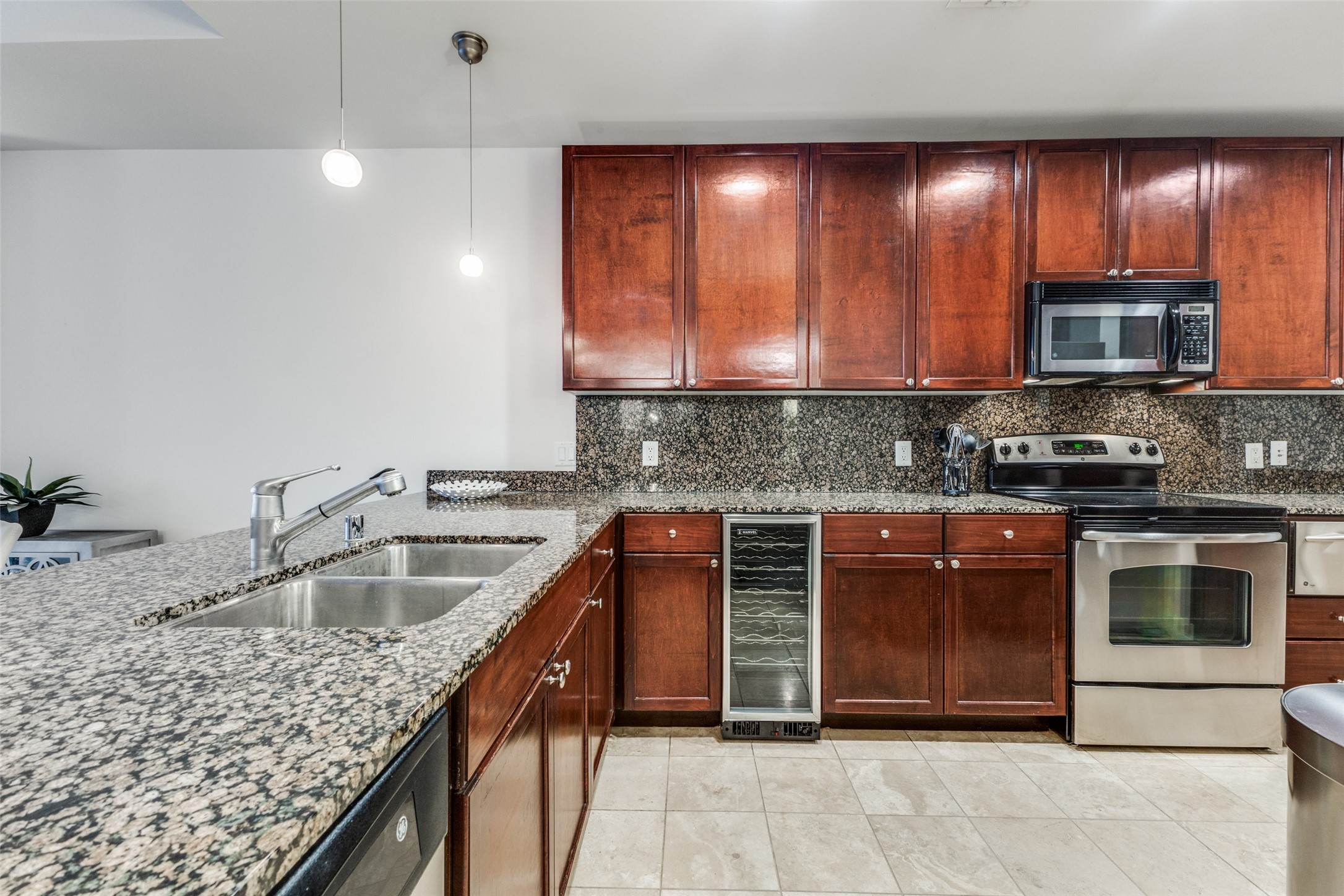 1505 Elm Street Dallas TX 75201
