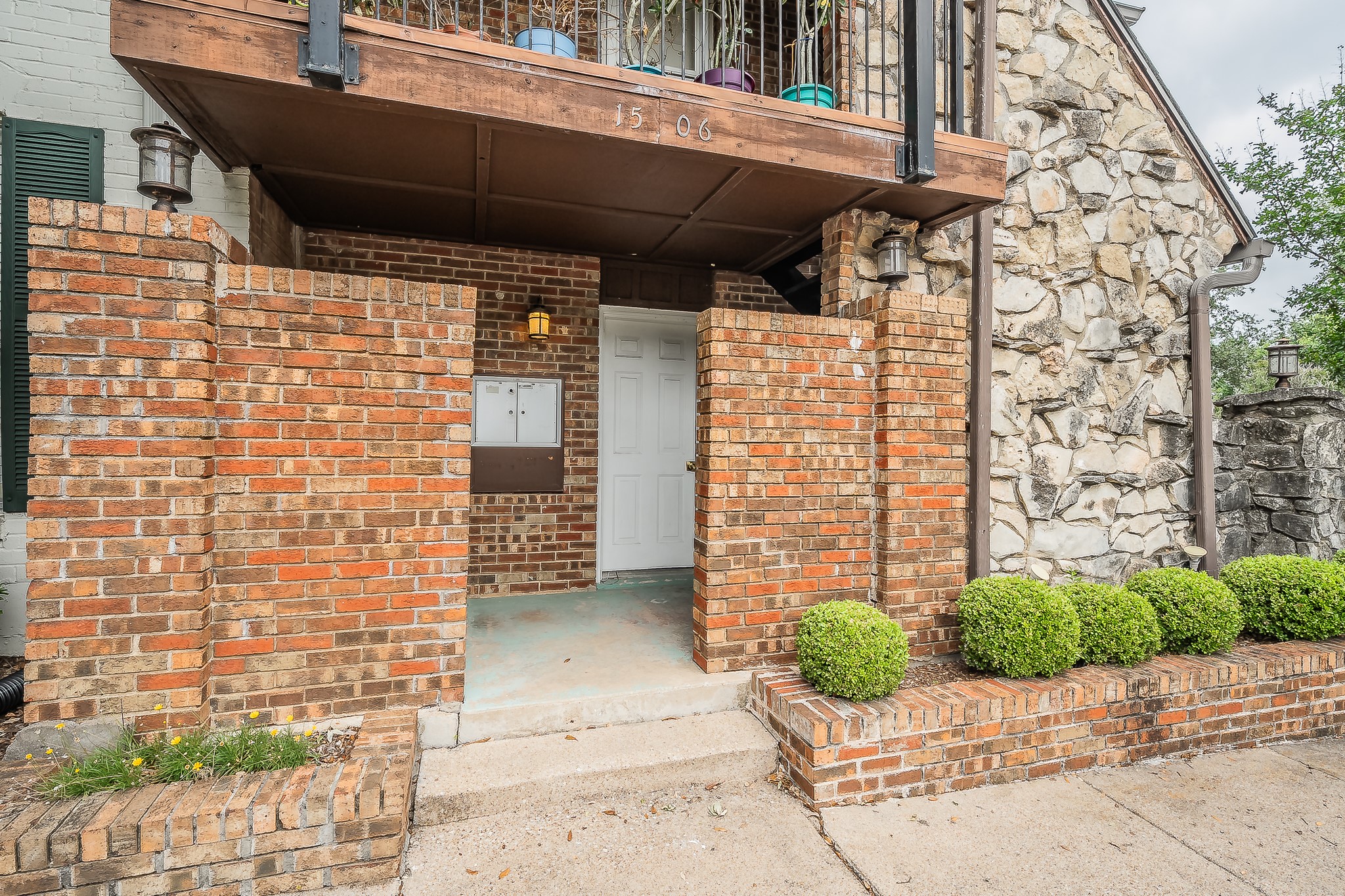 15906 Club Crest Drive Dallas TX 75248
