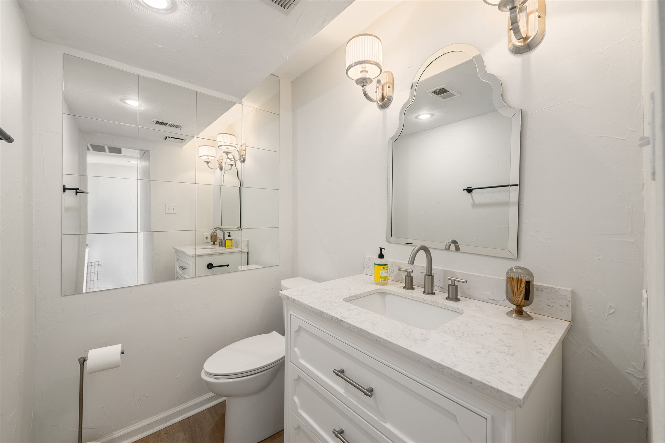 10215 Regal Oaks Drive Dallas TX 75230