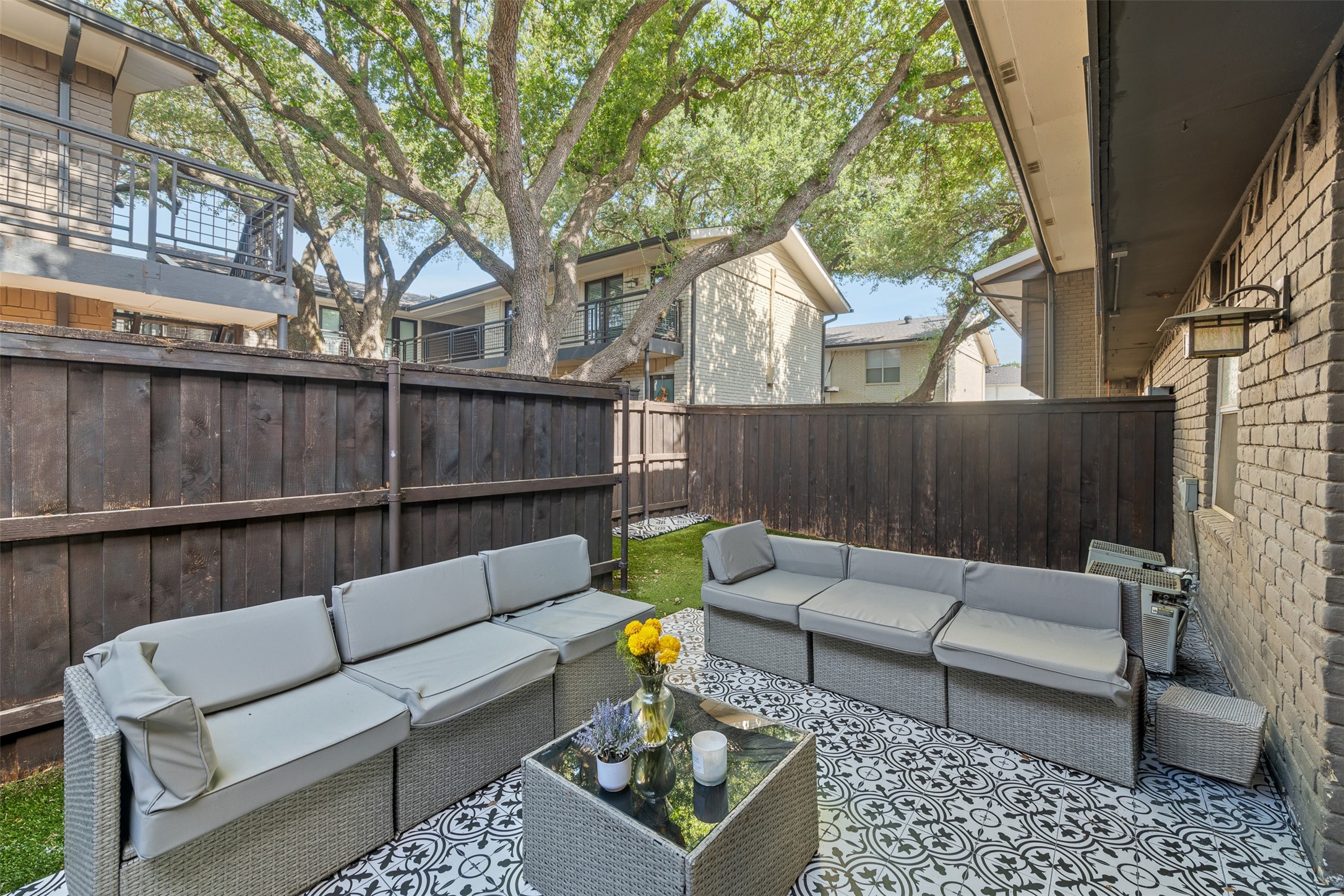 10215 Regal Oaks Drive Dallas TX 75230