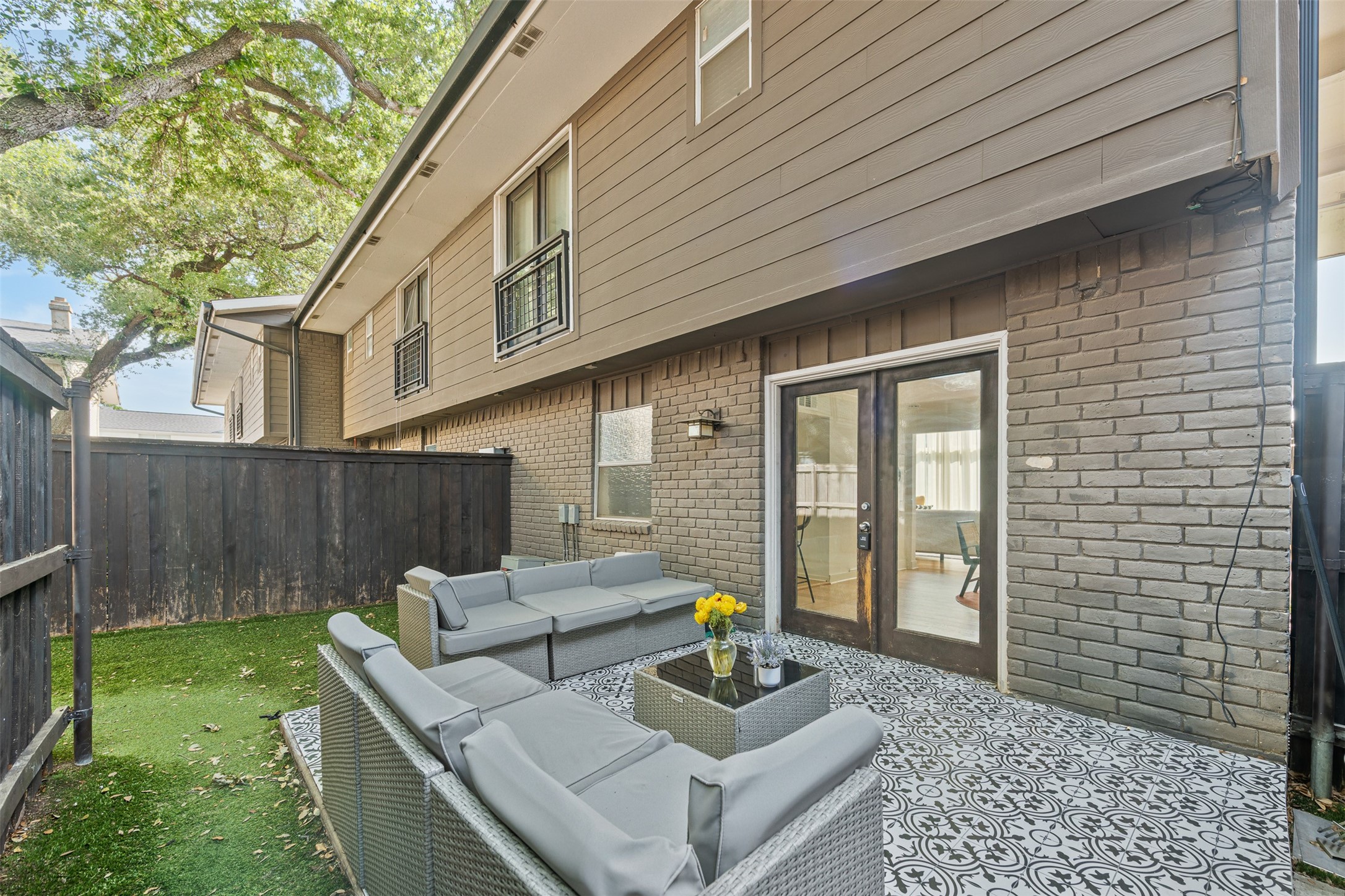 10215 Regal Oaks Drive Dallas TX 75230