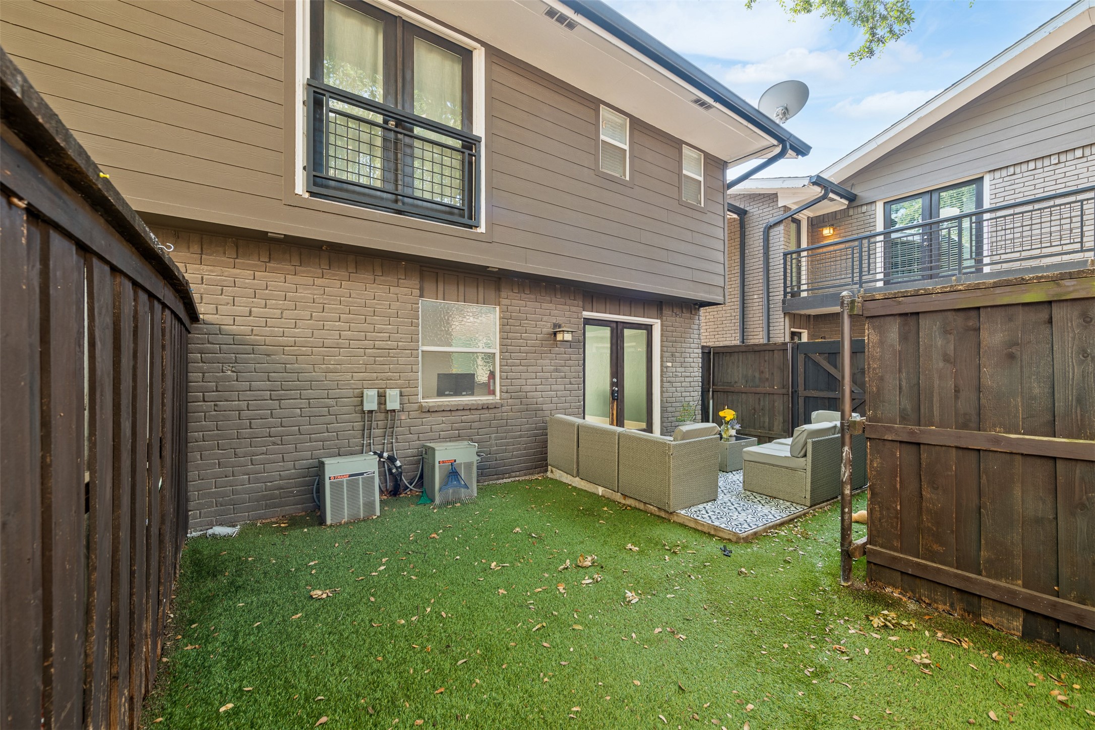 10215 Regal Oaks Drive Dallas TX 75230
