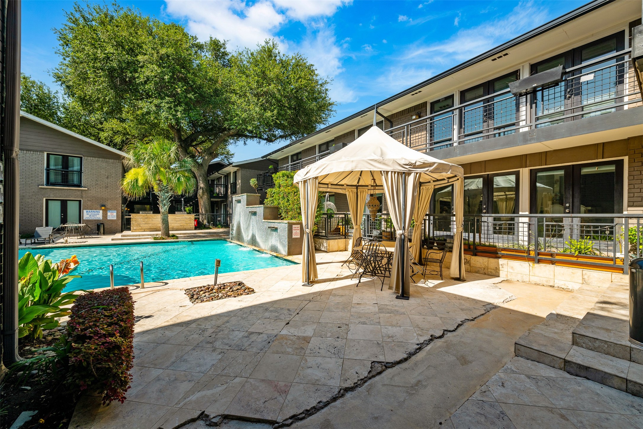 10215 Regal Oaks Drive Dallas TX 75230