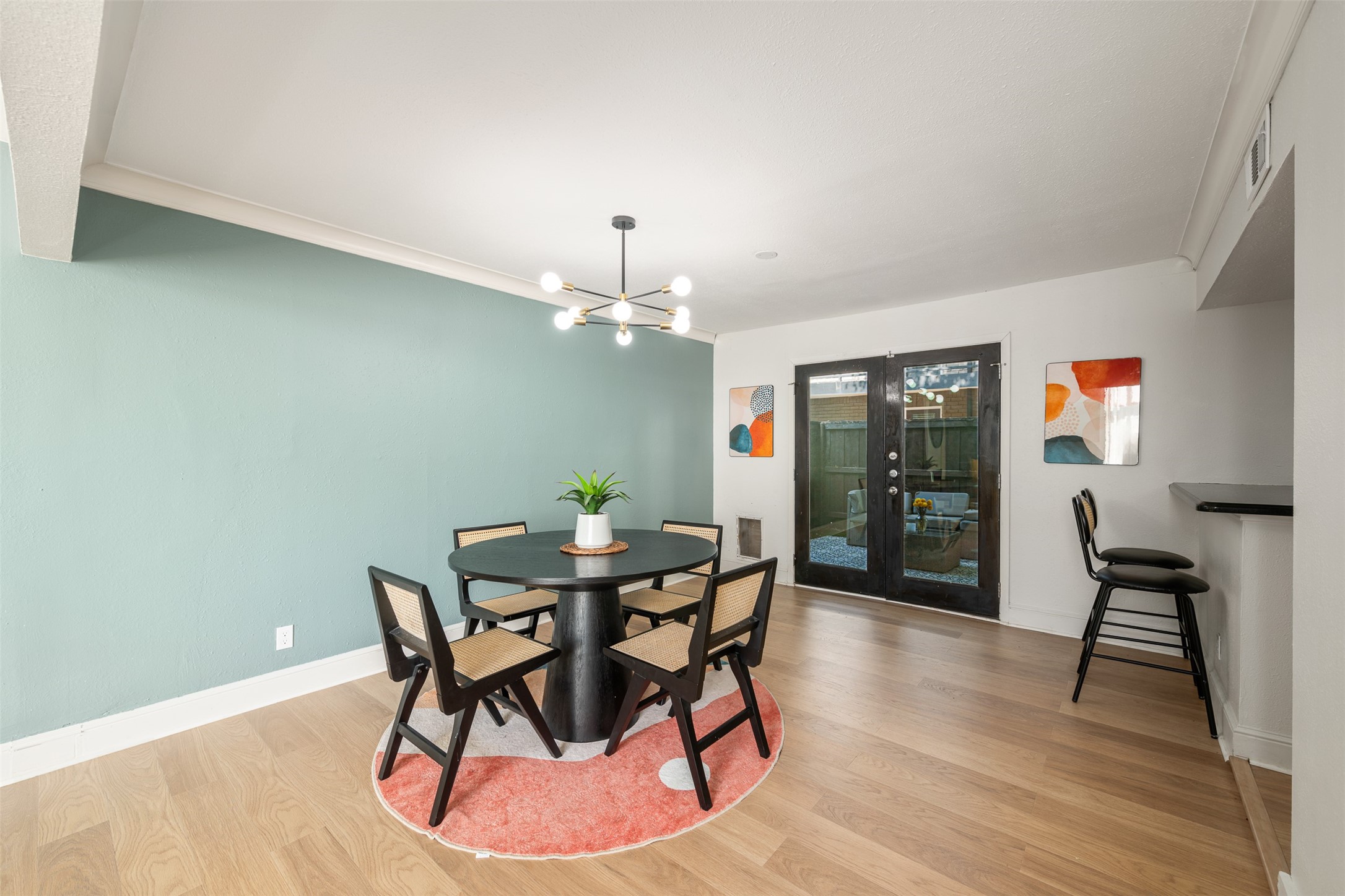 10215 Regal Oaks Drive Dallas TX 75230