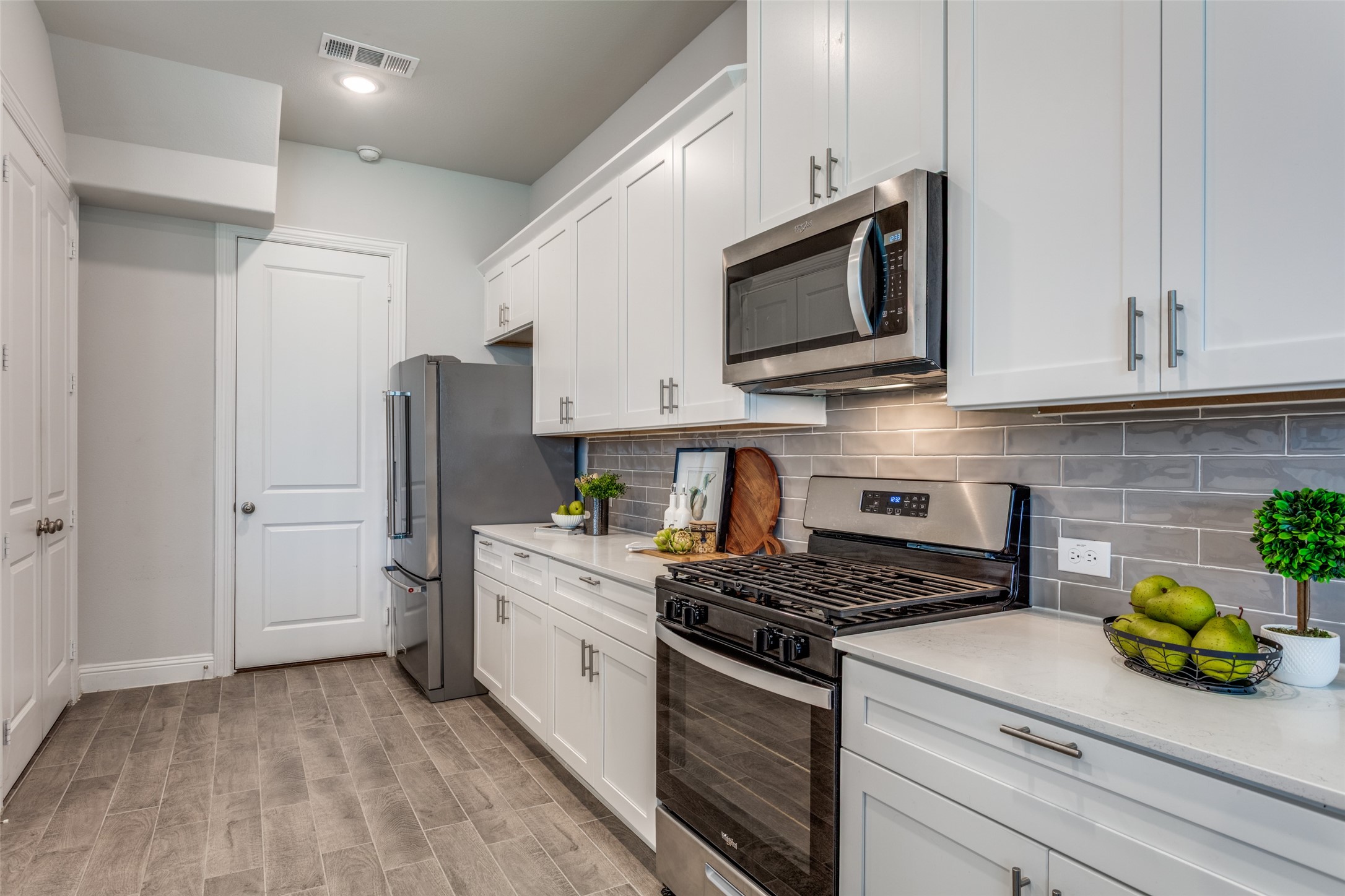 553 Hutchinson Lane Lewisville TX 75077