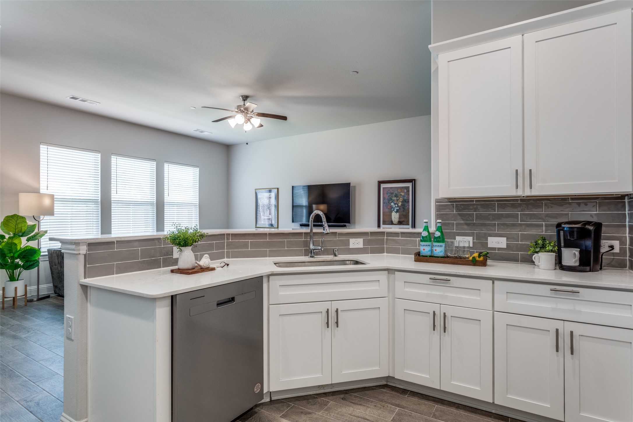 553 Hutchinson Lane Lewisville TX 75077