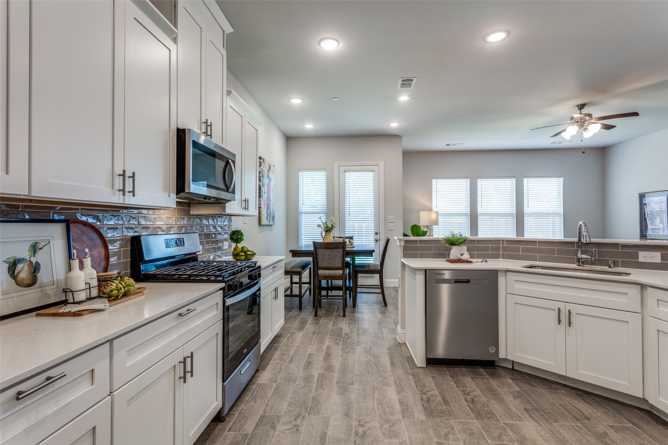 553 Hutchinson Lane Lewisville TX 75077