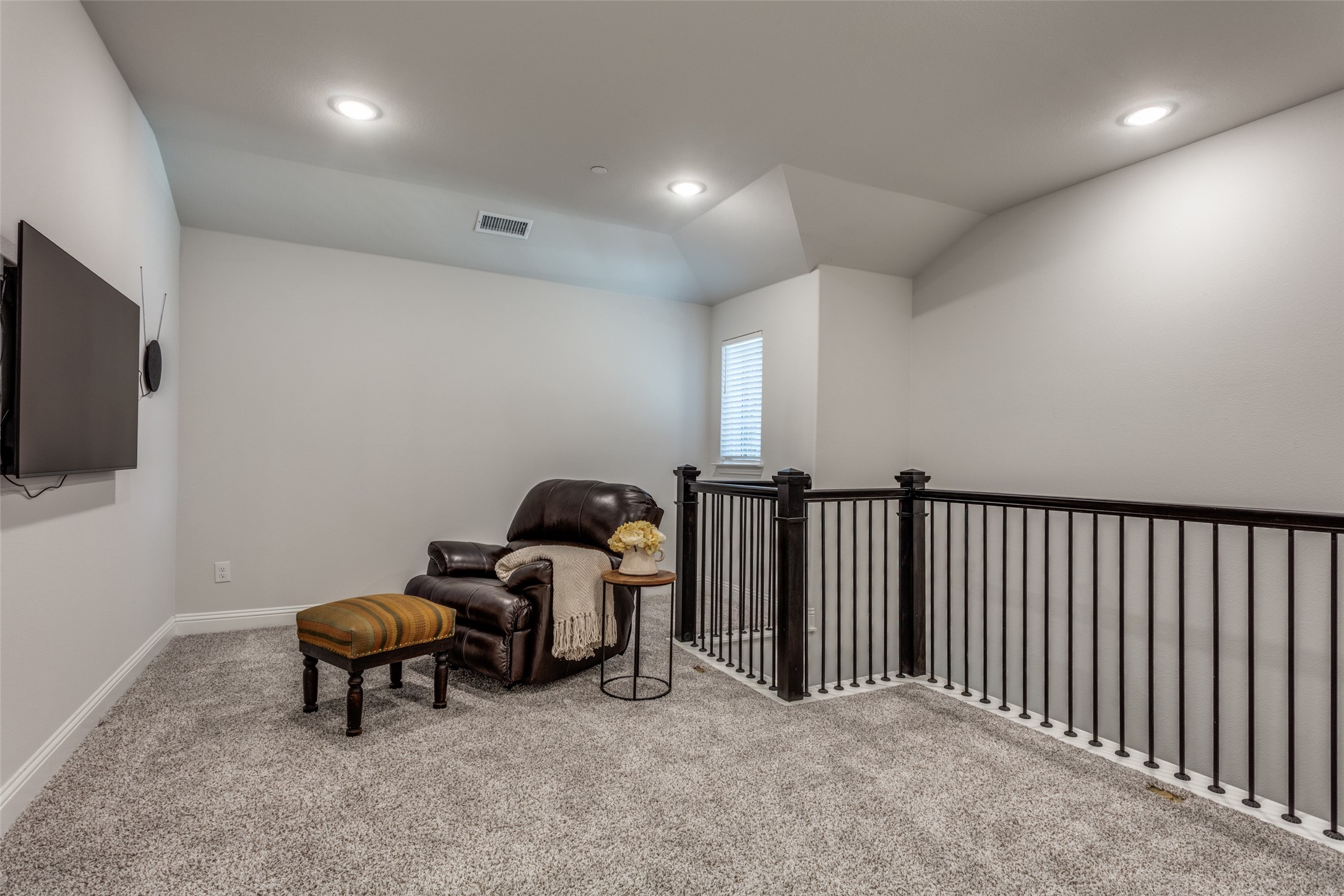 553 Hutchinson Lane Lewisville TX 75077