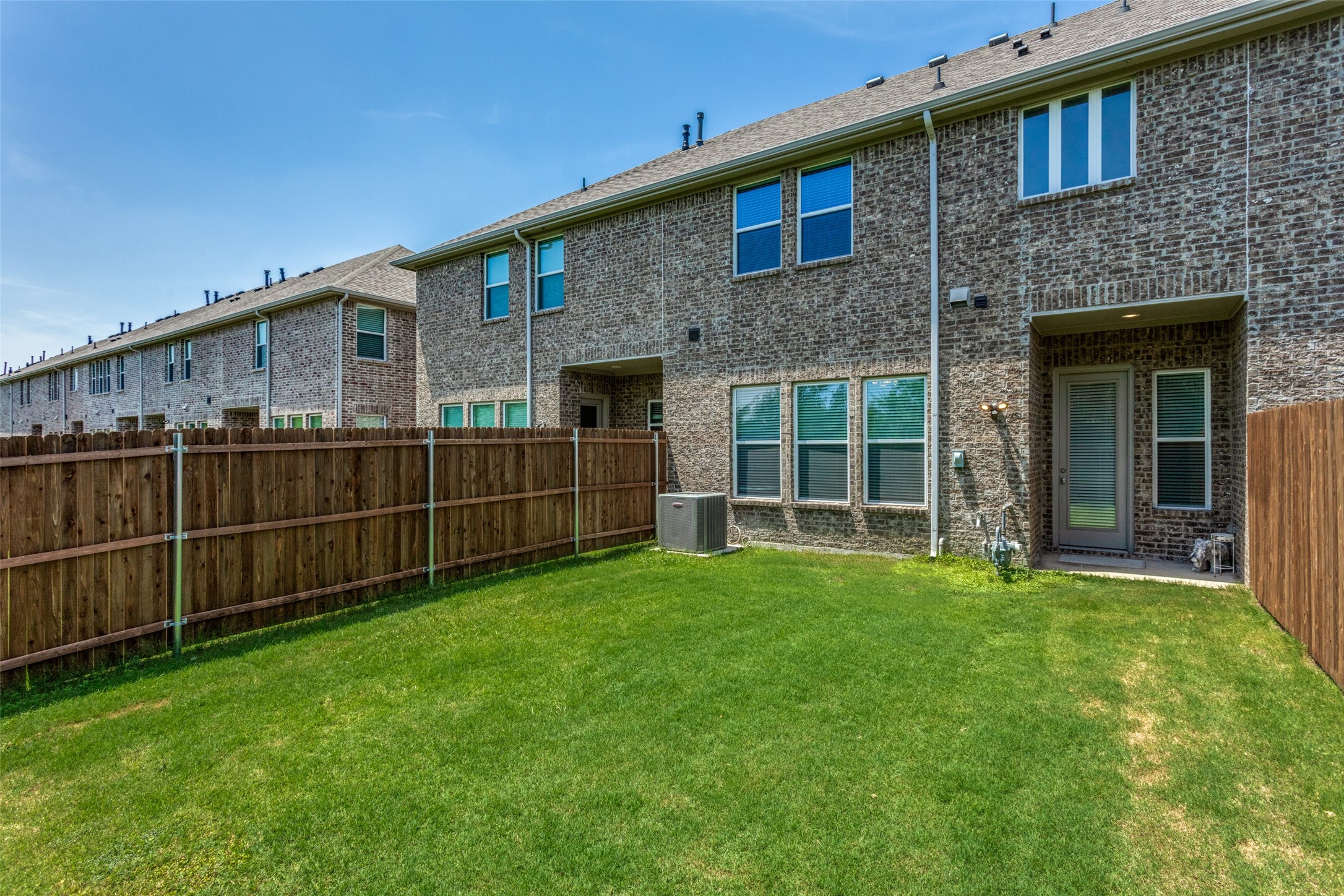 553 Hutchinson Lane Lewisville TX 75077