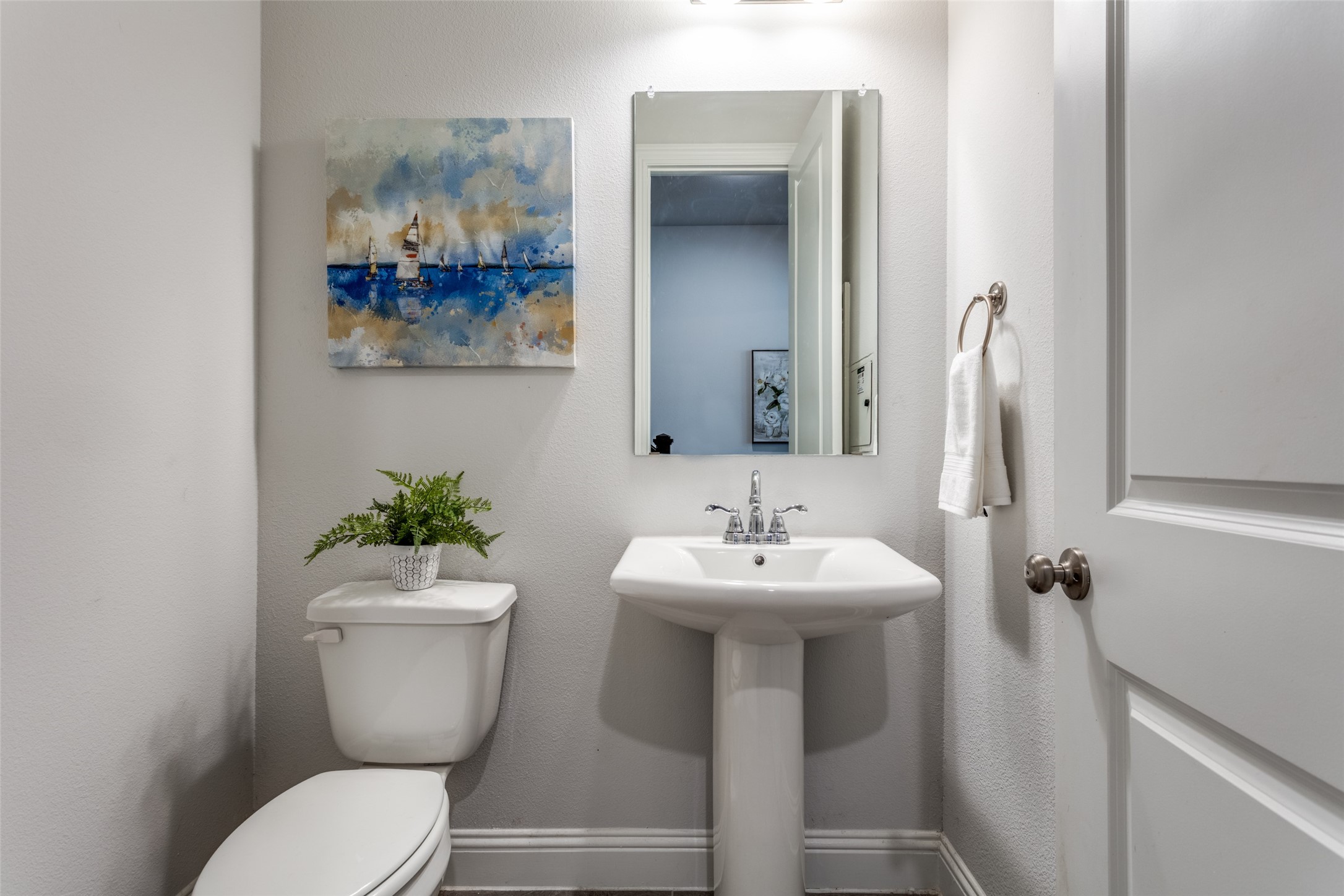 553 Hutchinson Lane Lewisville TX 75077