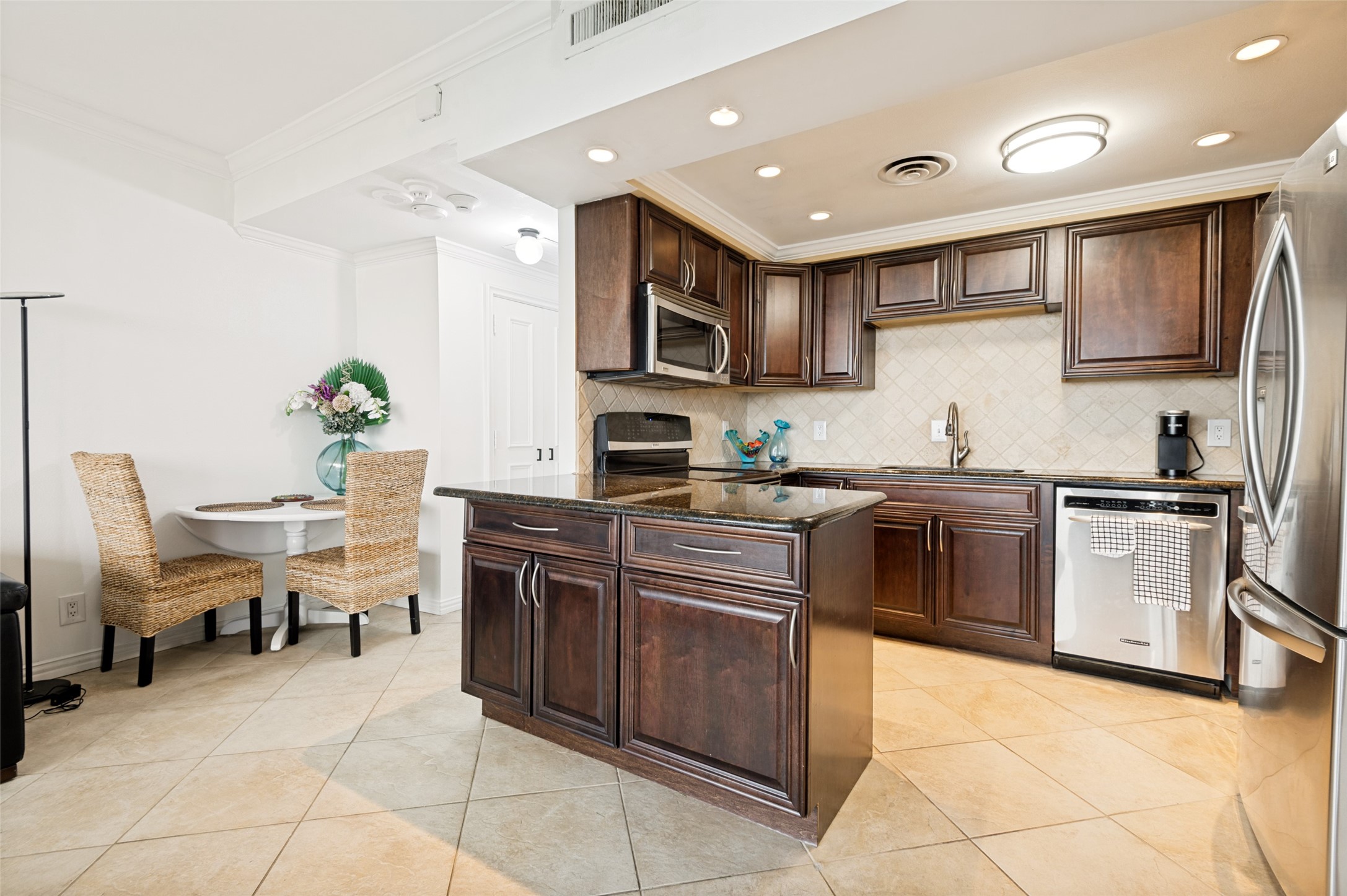 6211 W Northwest Highway Dallas TX 75225