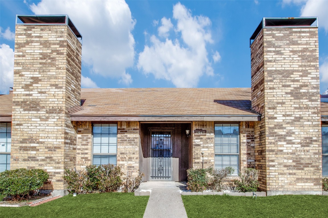 1947 Abshire Lane Dallas TX 75228