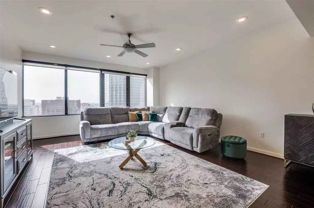 1200 Main Street Dallas TX 75202