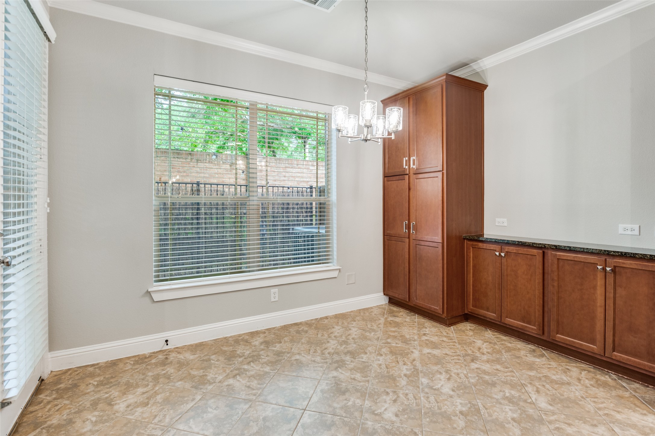 928 Brook Forest Lane Euless TX 76039
