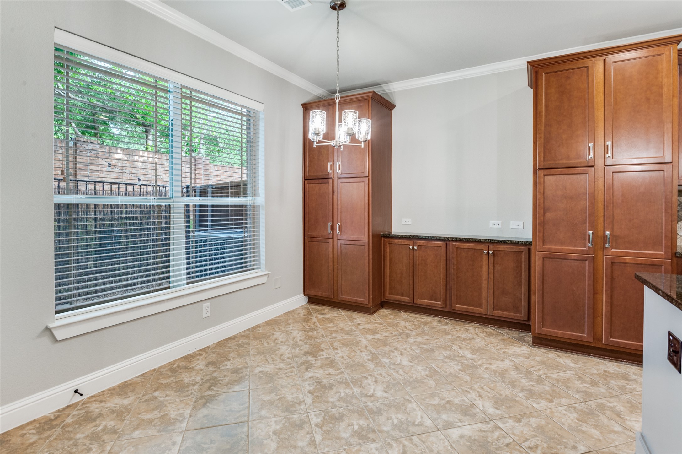 928 Brook Forest Lane Euless TX 76039