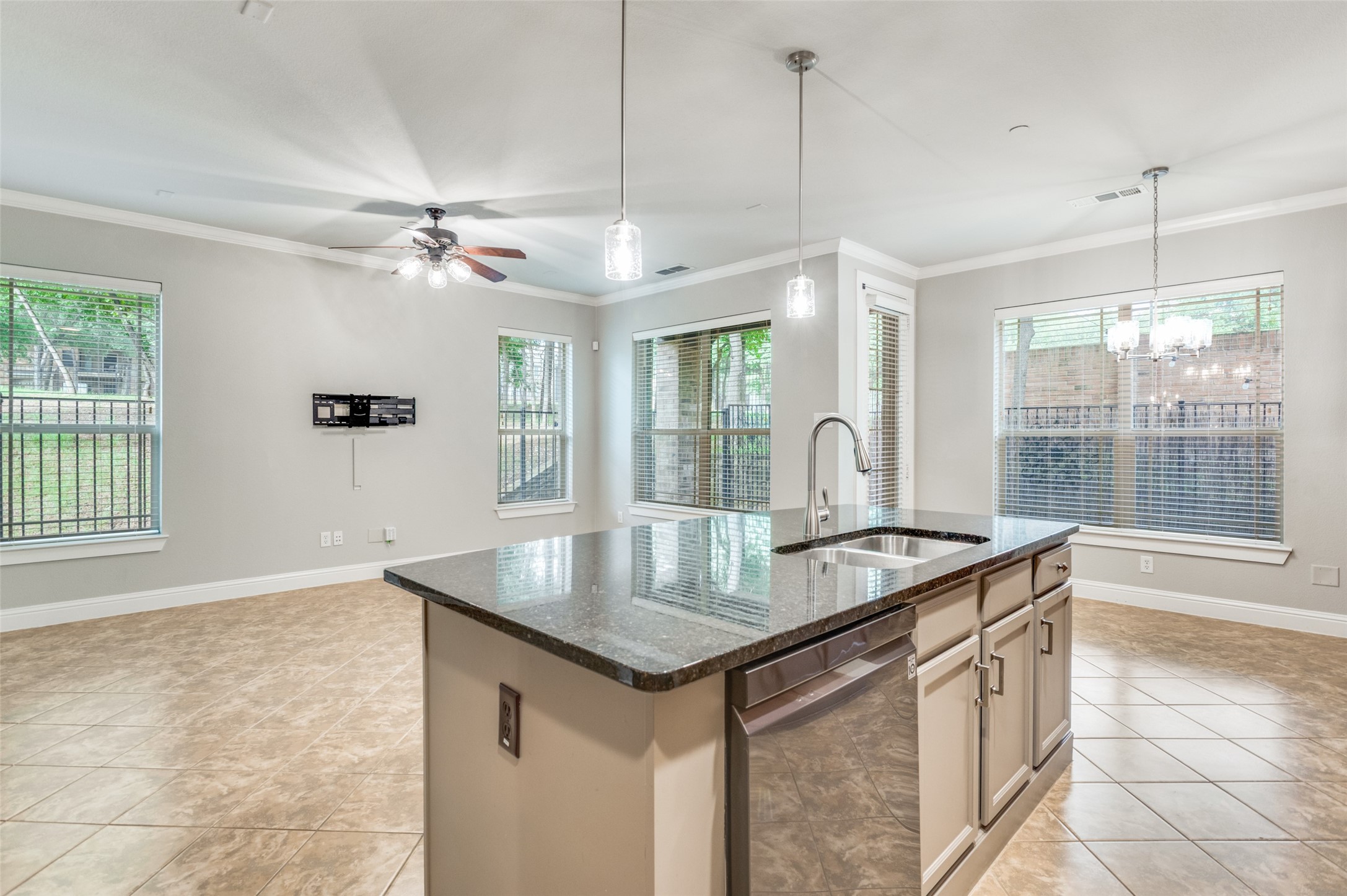 928 Brook Forest Lane Euless TX 76039