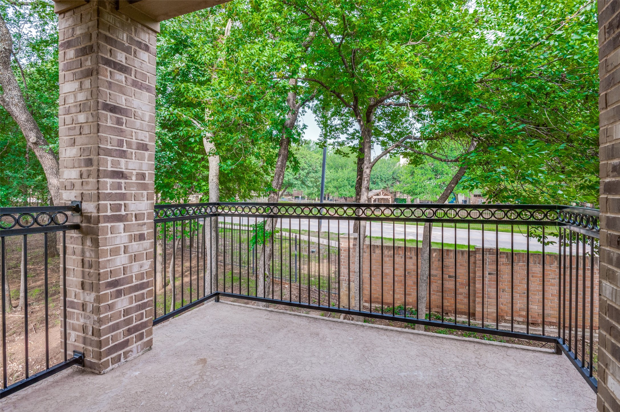 928 Brook Forest Lane Euless TX 76039
