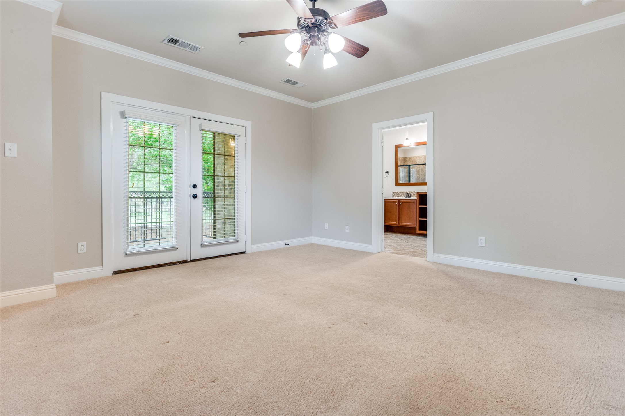 928 Brook Forest Lane Euless TX 76039