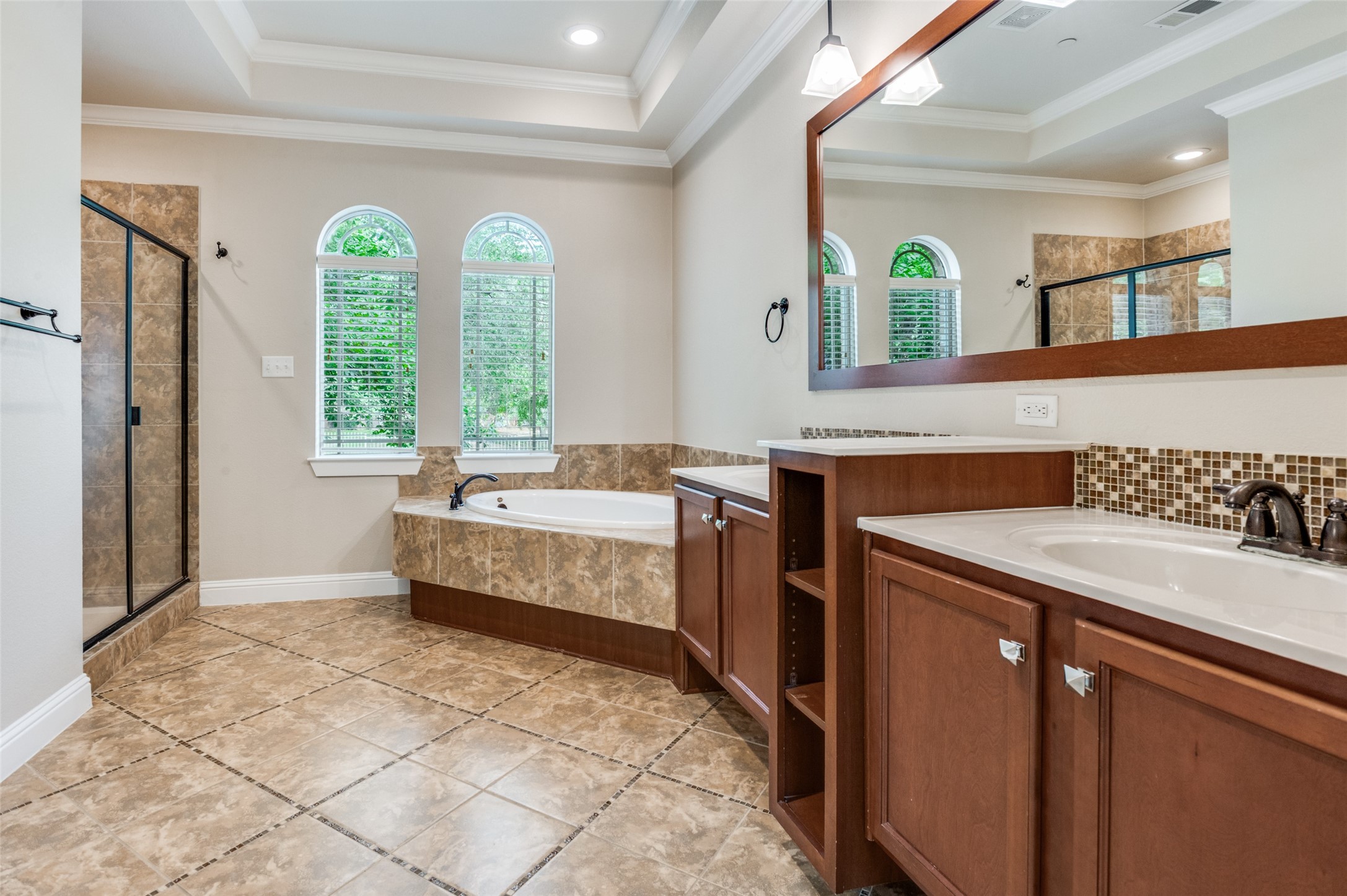 928 Brook Forest Lane Euless TX 76039