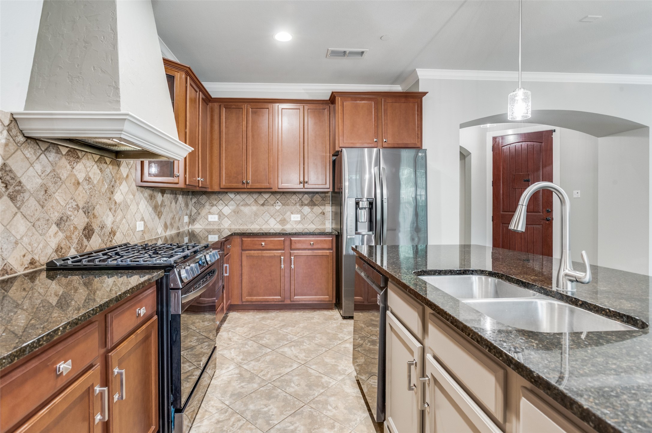 928 Brook Forest Lane Euless TX 76039