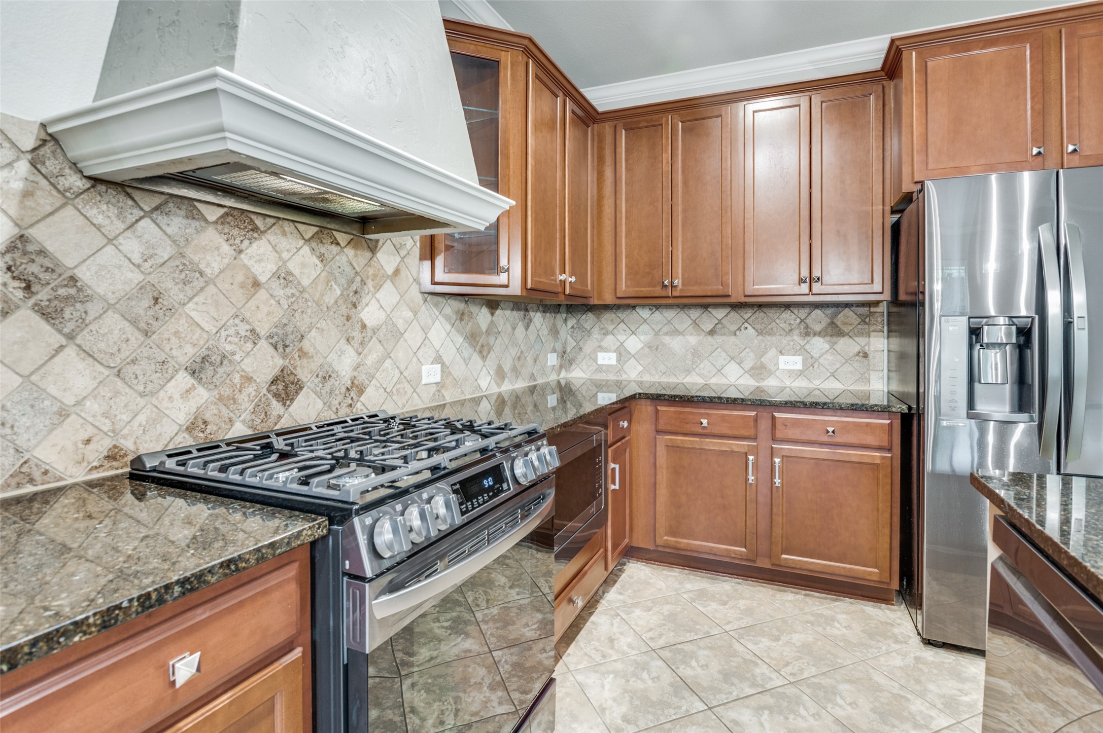 928 Brook Forest Lane Euless TX 76039