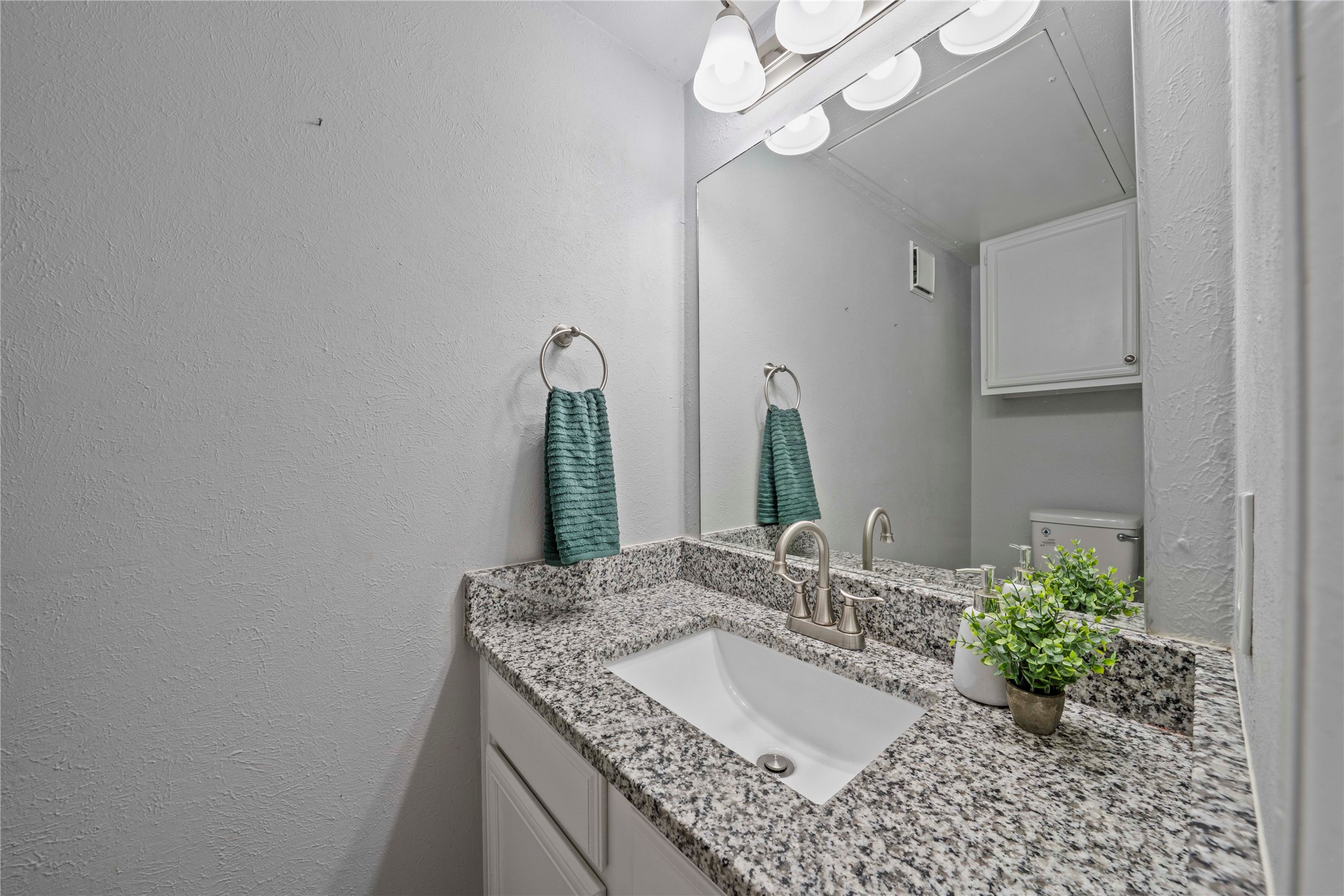 9910 Royal Lane Dallas TX 75231