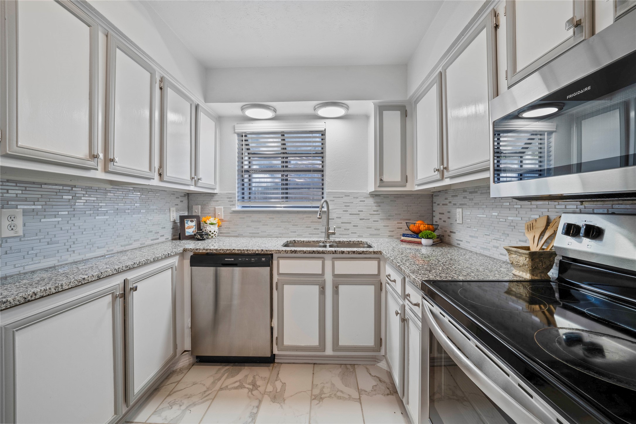 9910 Royal Lane Dallas TX 75231