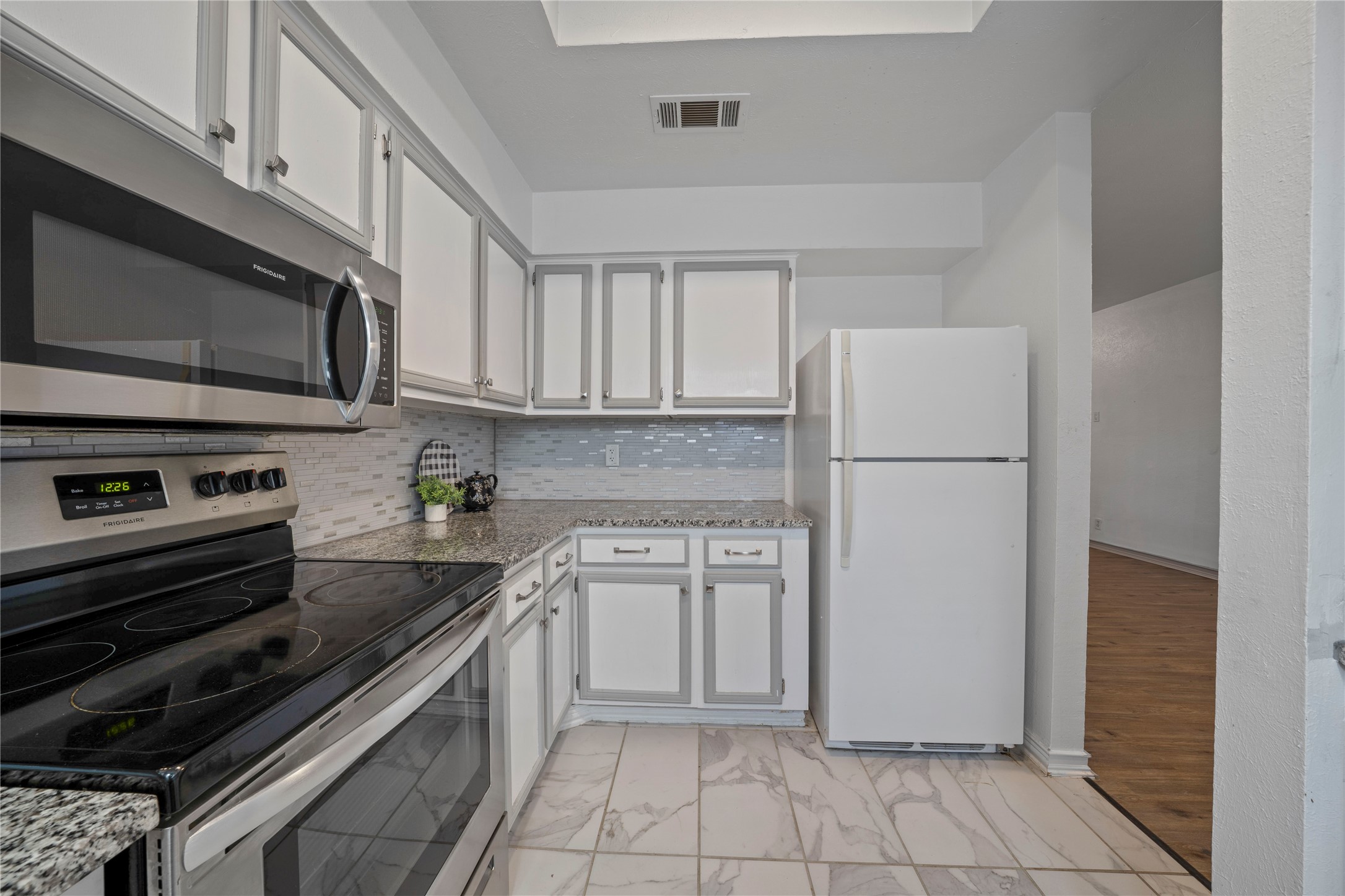 9910 Royal Lane Dallas TX 75231