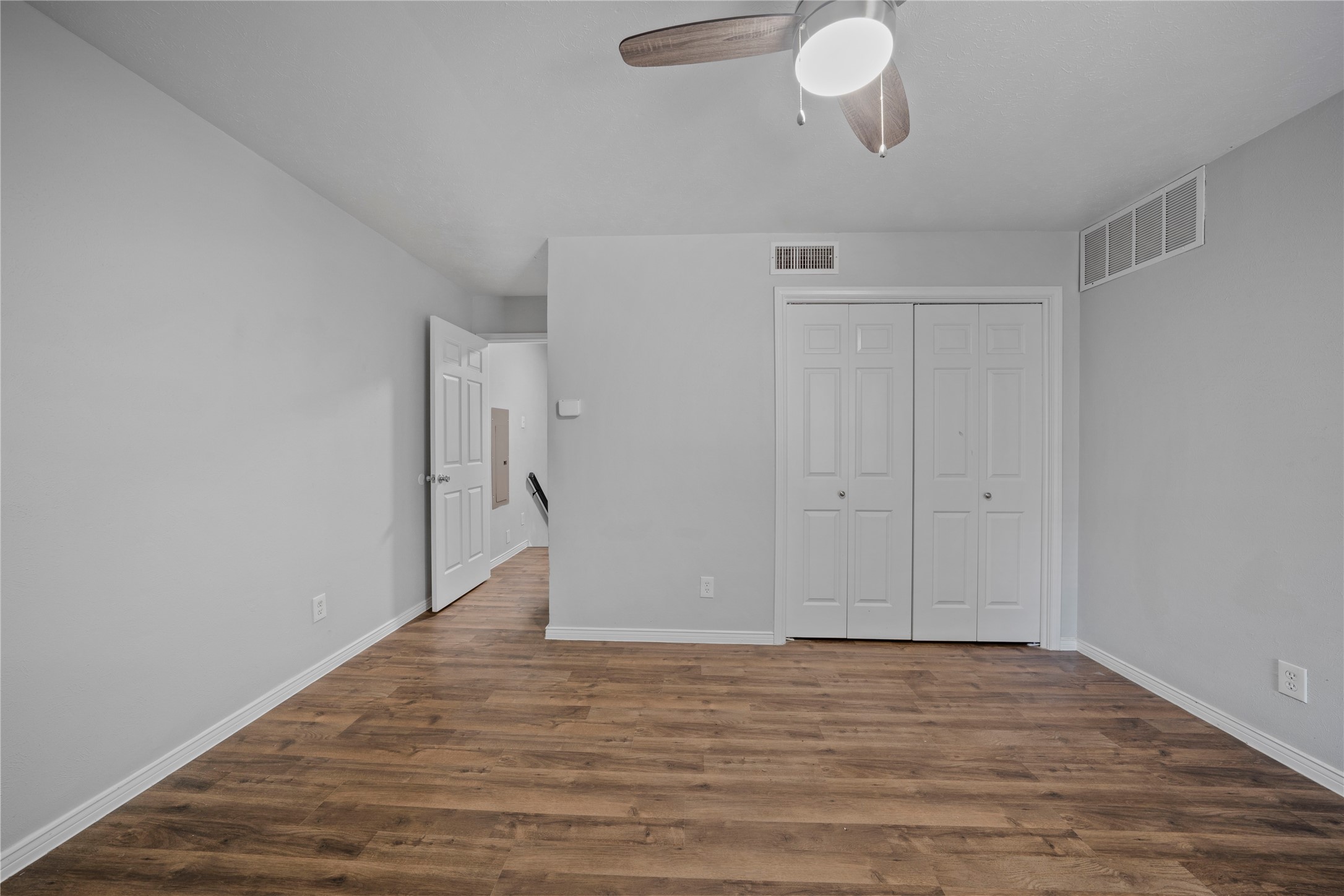 9910 Royal Lane Dallas TX 75231