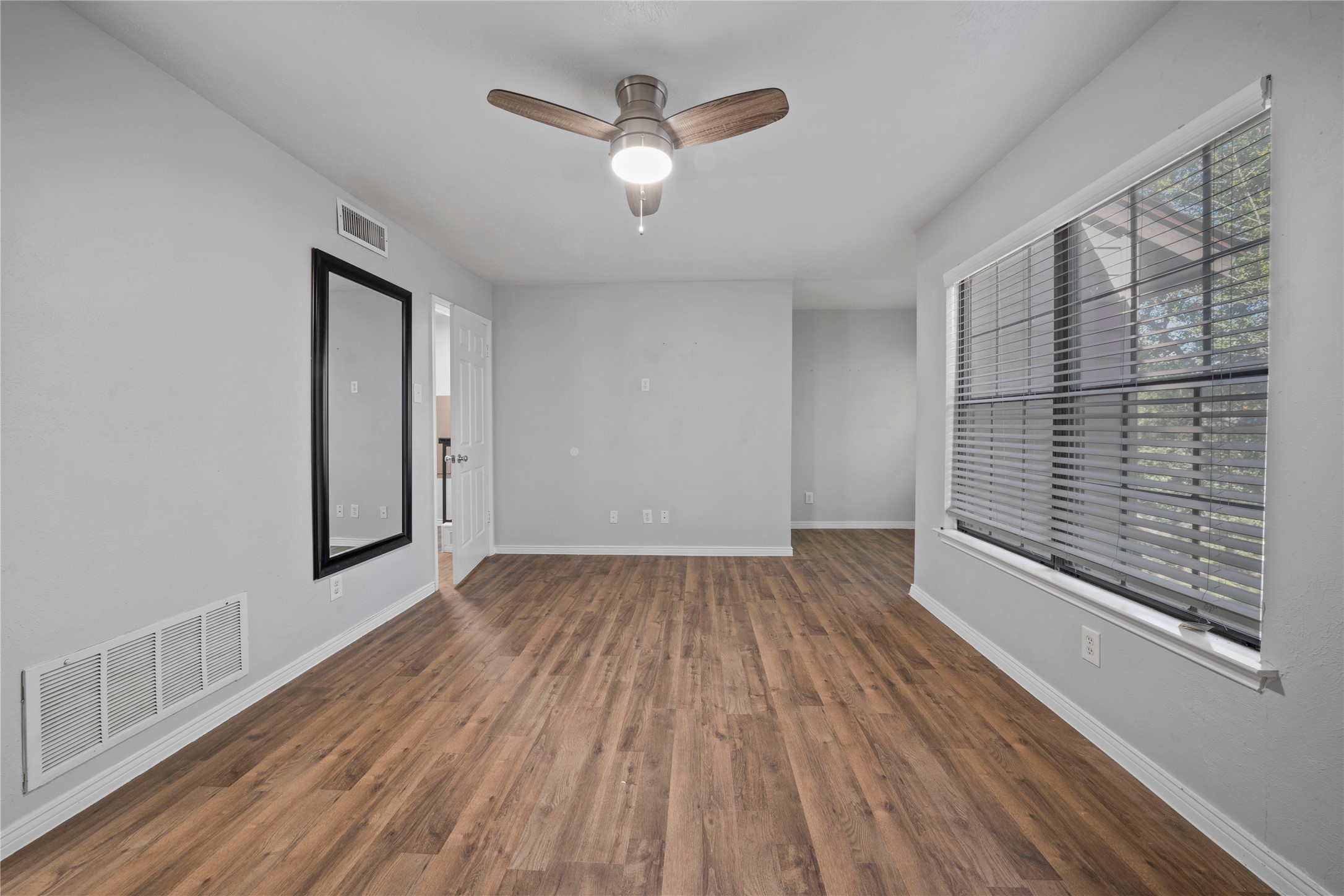 9910 Royal Lane Dallas TX 75231