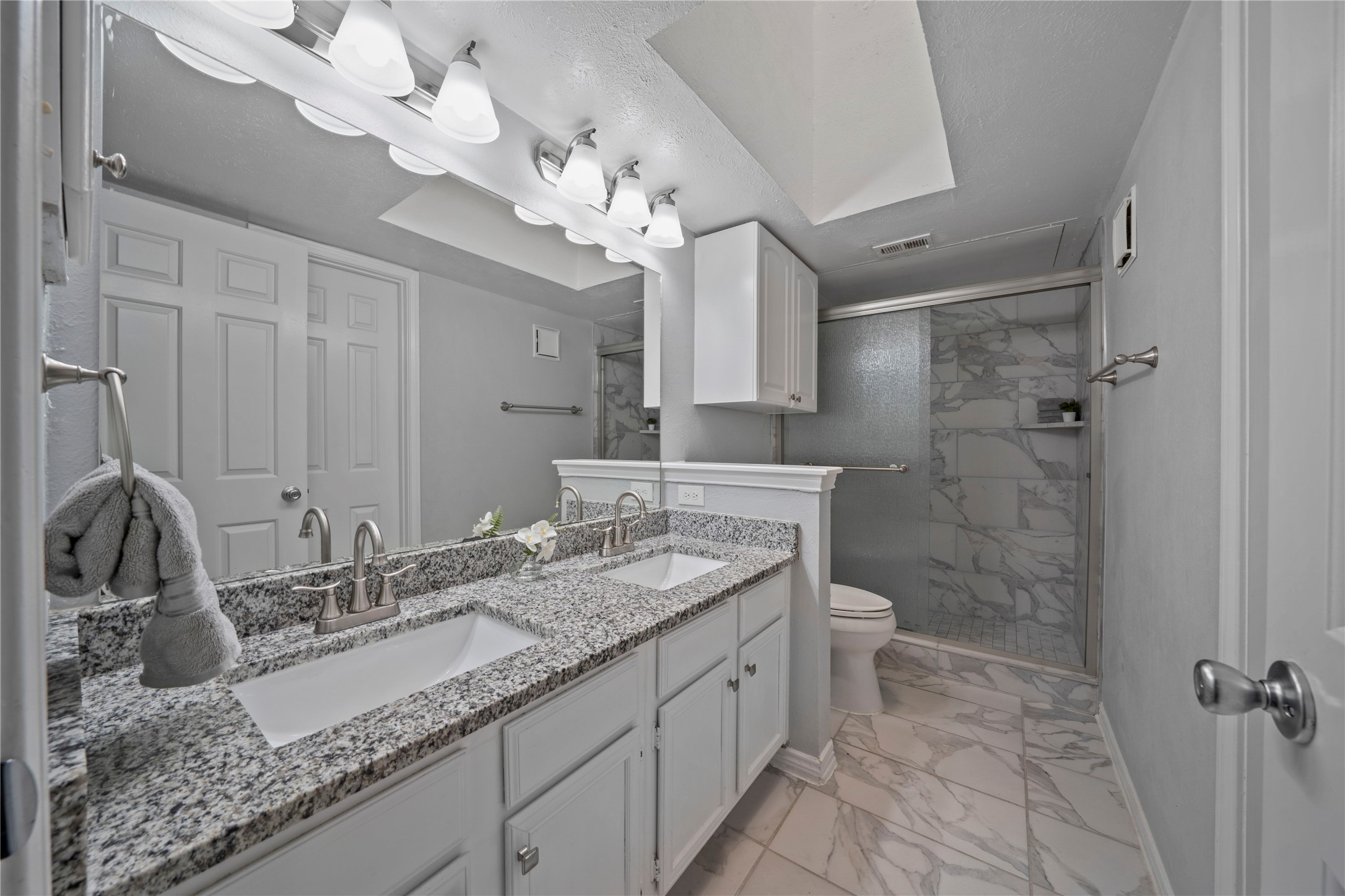 9910 Royal Lane Dallas TX 75231