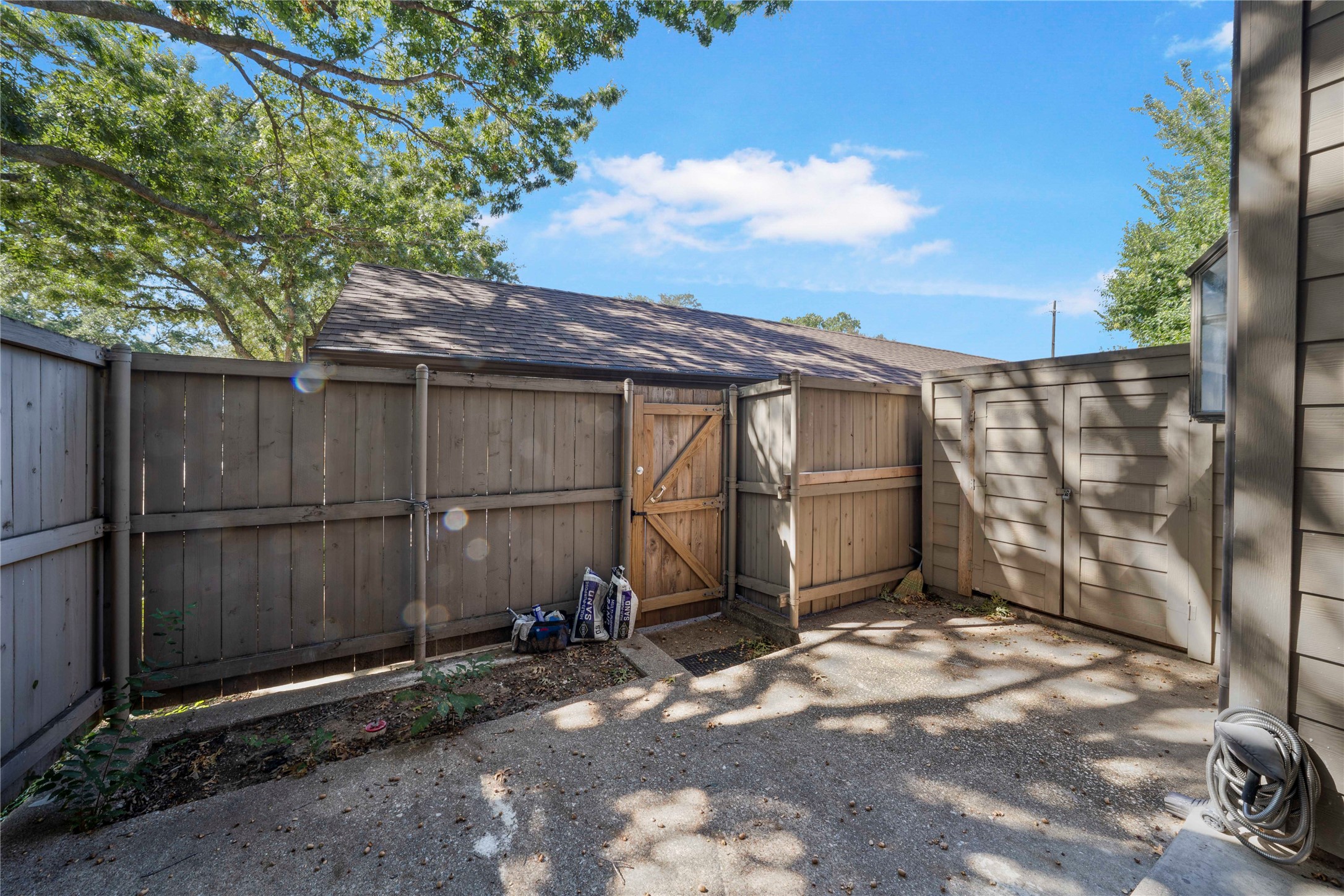 9910 Royal Lane Dallas TX 75231