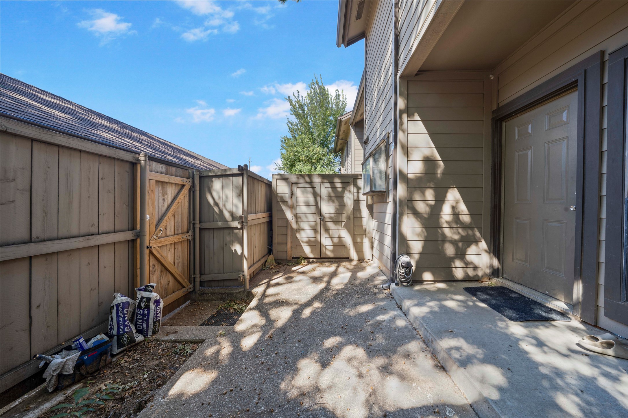 9910 Royal Lane Dallas TX 75231