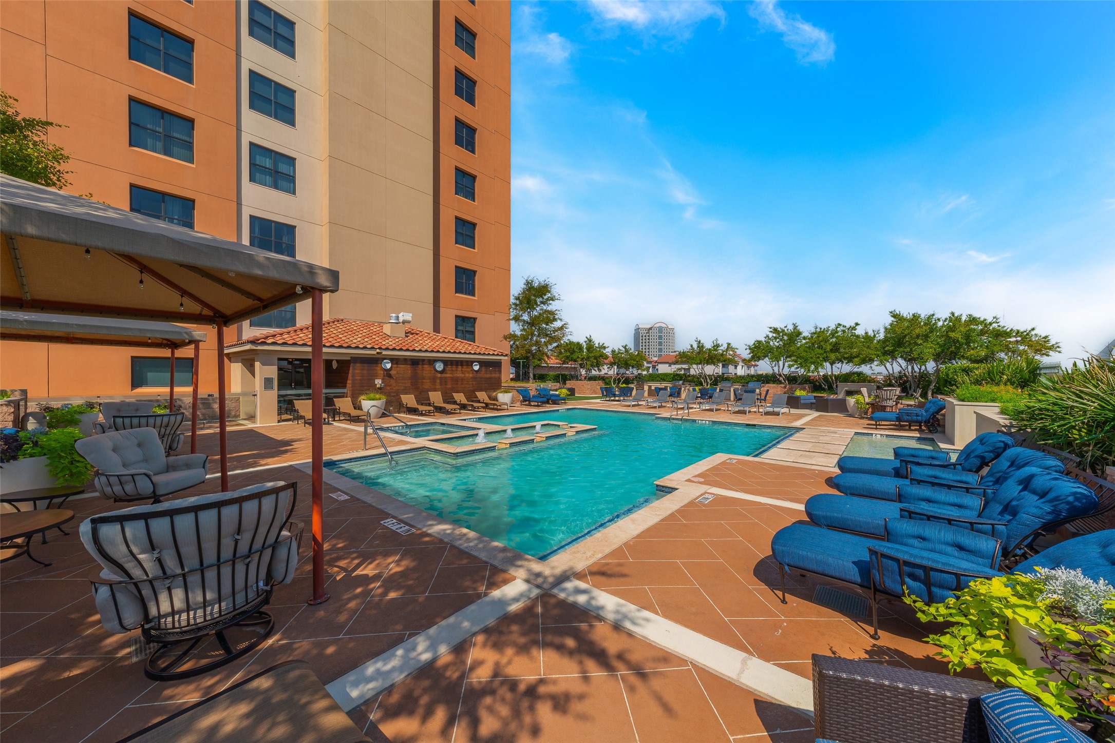 330 Las Colinas Boulevard E Irving TX 75039