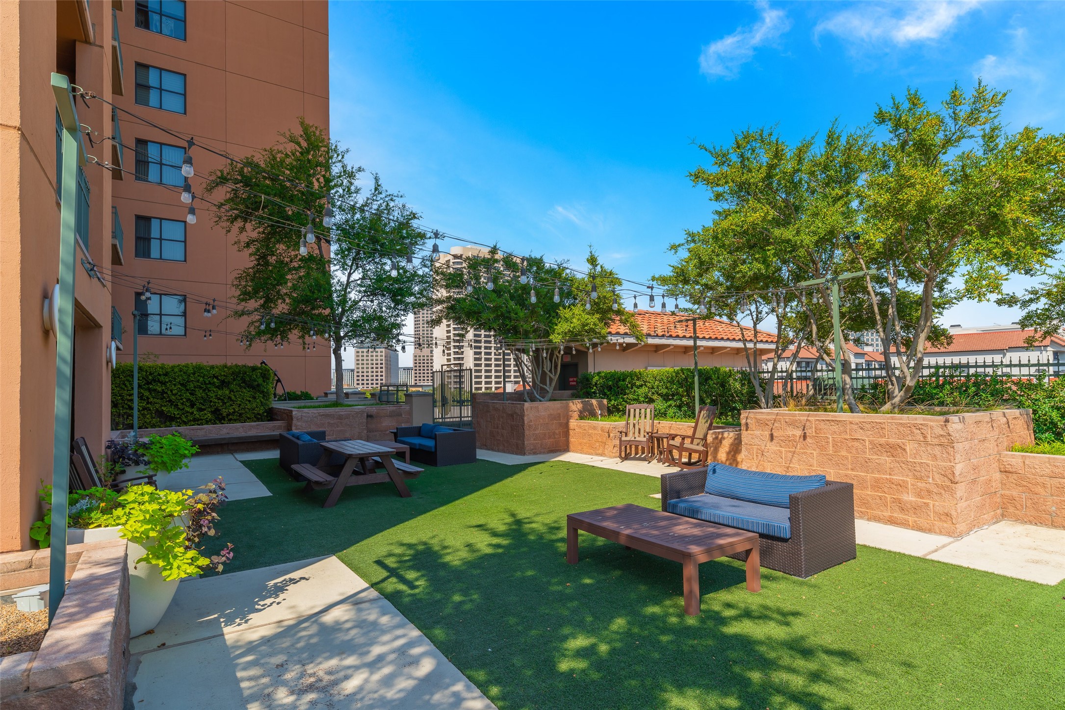 330 Las Colinas Boulevard E Irving TX 75039