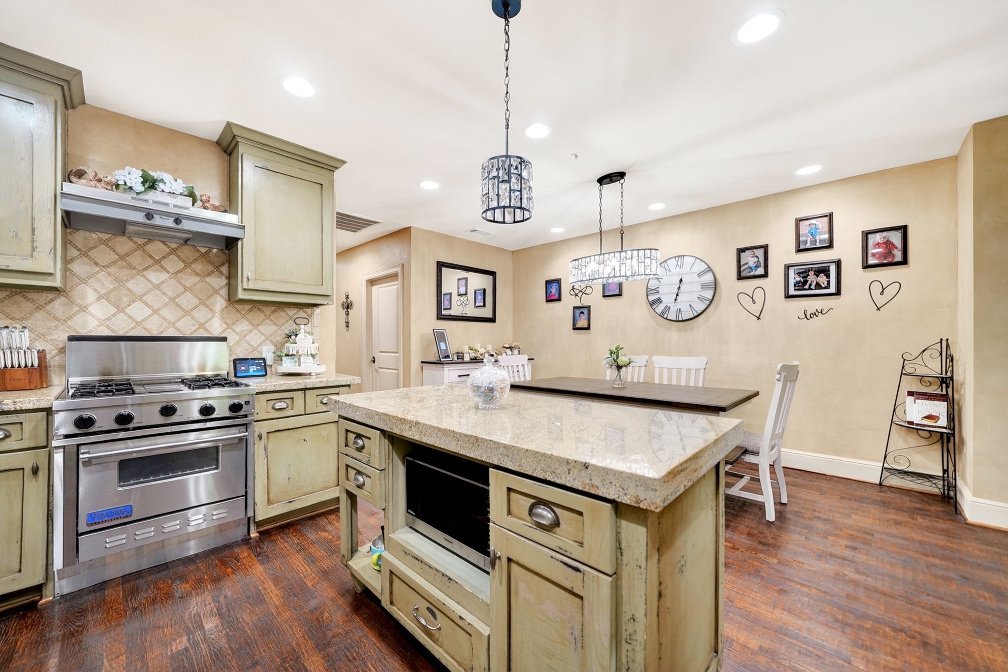 5055 Addison Circle Addison TX 75001