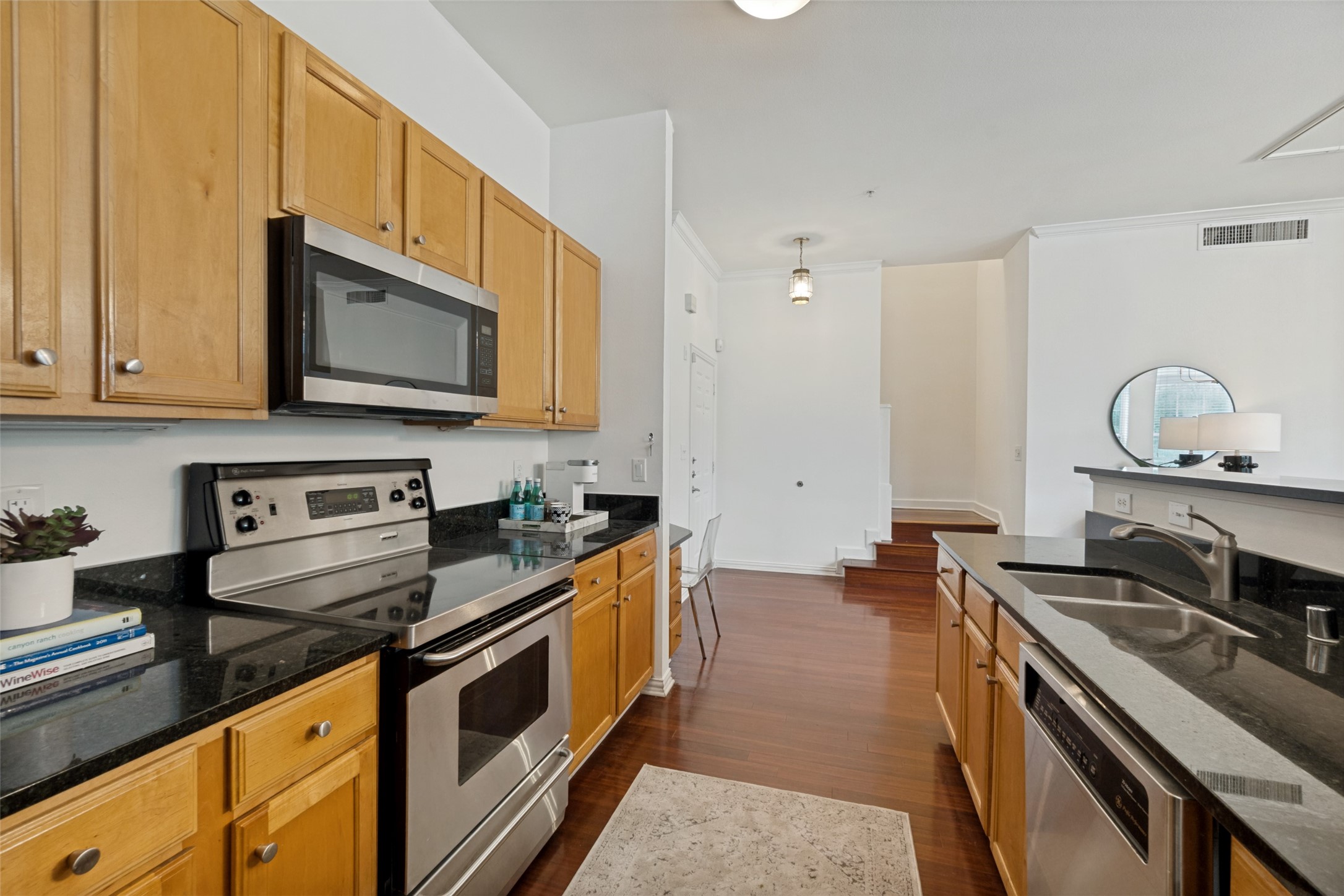 2305 Worthington Street Dallas TX 75204