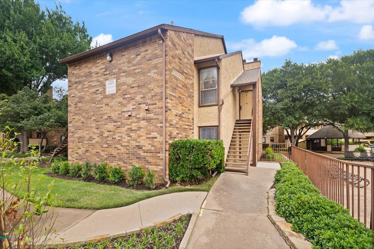 1201 Harwell Drive Arlington TX 76011