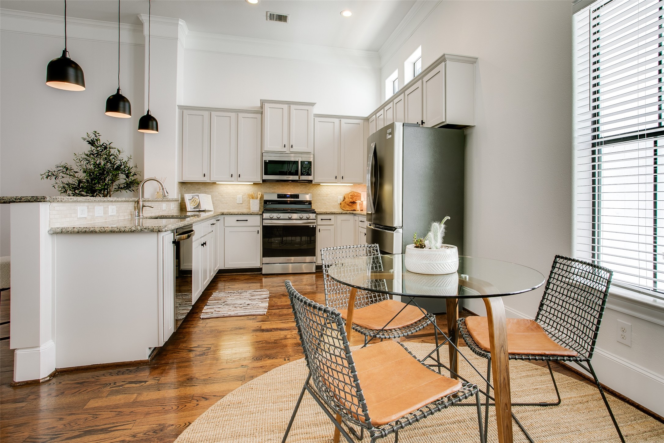 2123 Diversey Street Dallas TX 75201